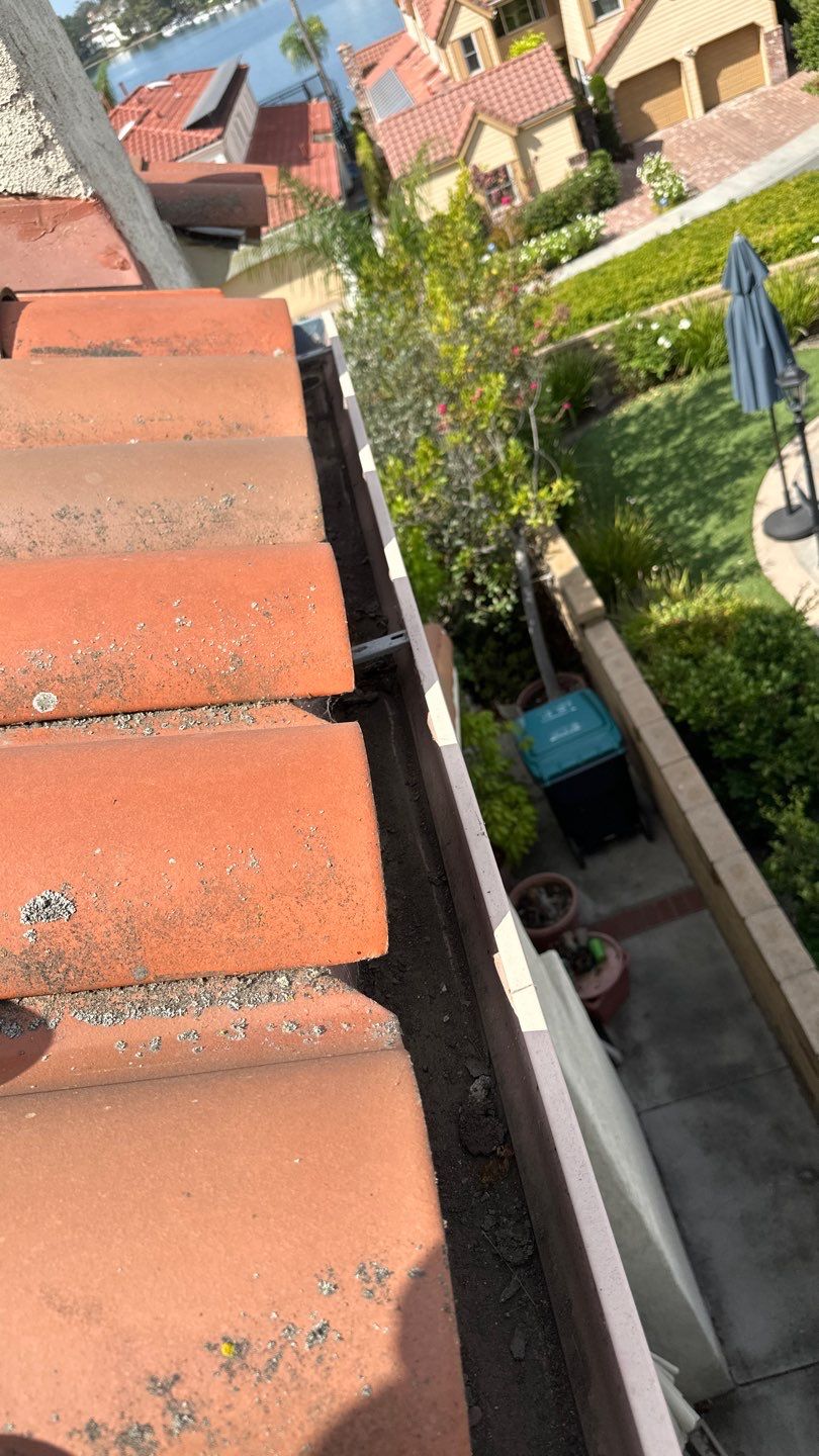 Mission Viejo Gutter Cleaning by Property Cleaning Experts
