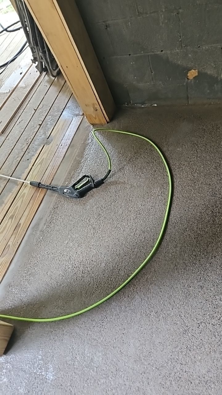 Windsor Blvd - Deck Installation by Pillar and Pine