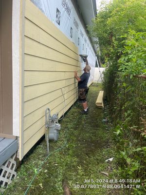 Siding Repair using Roof repair