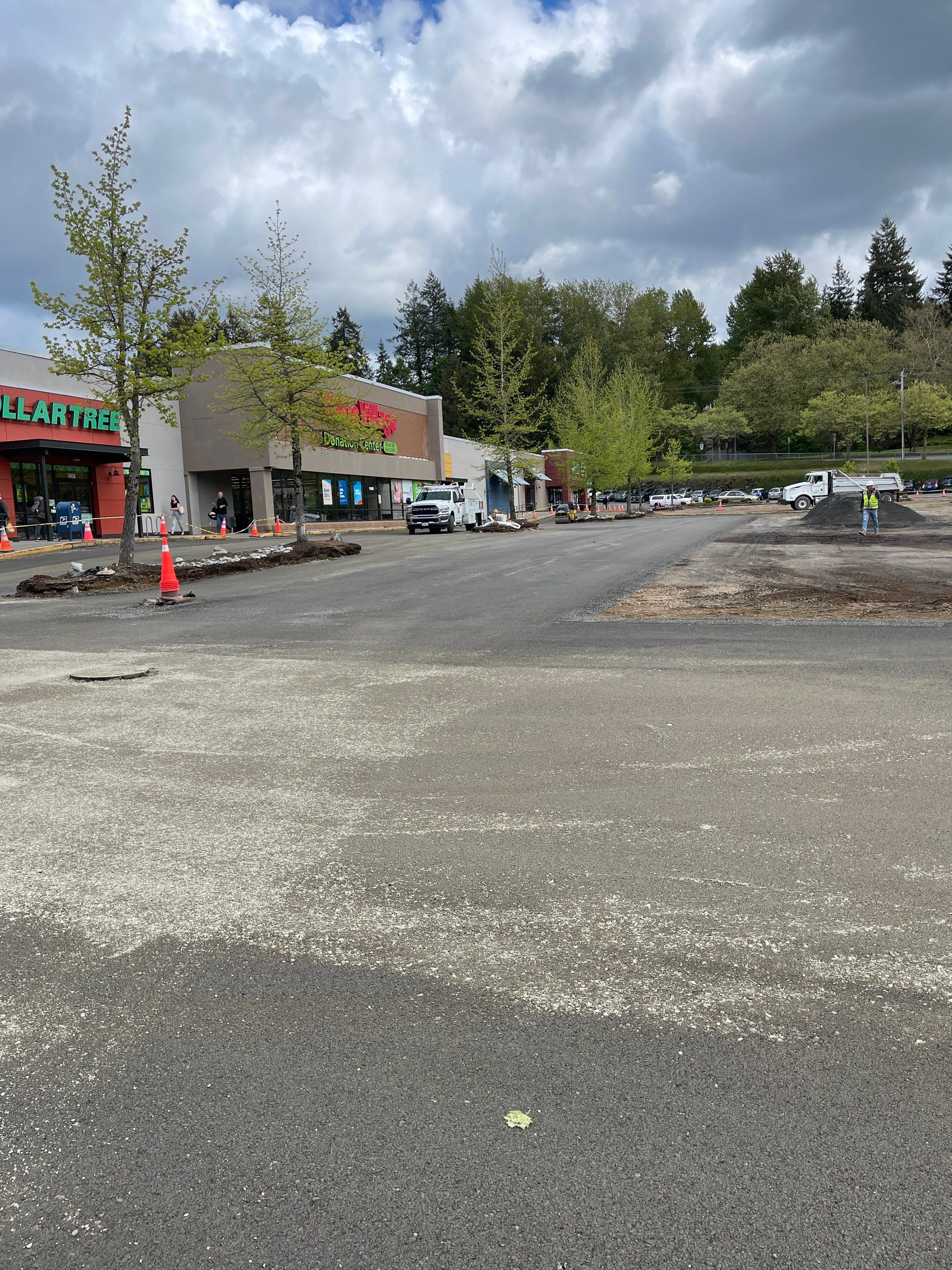 Colliers - Woodinville New Asphalt Parking Lot by Jireh Asphalt & Concrete Inc 