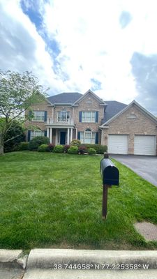 Springfield: CertainTeed Landmark Pro Designer Shingles in Max Def Moire Black