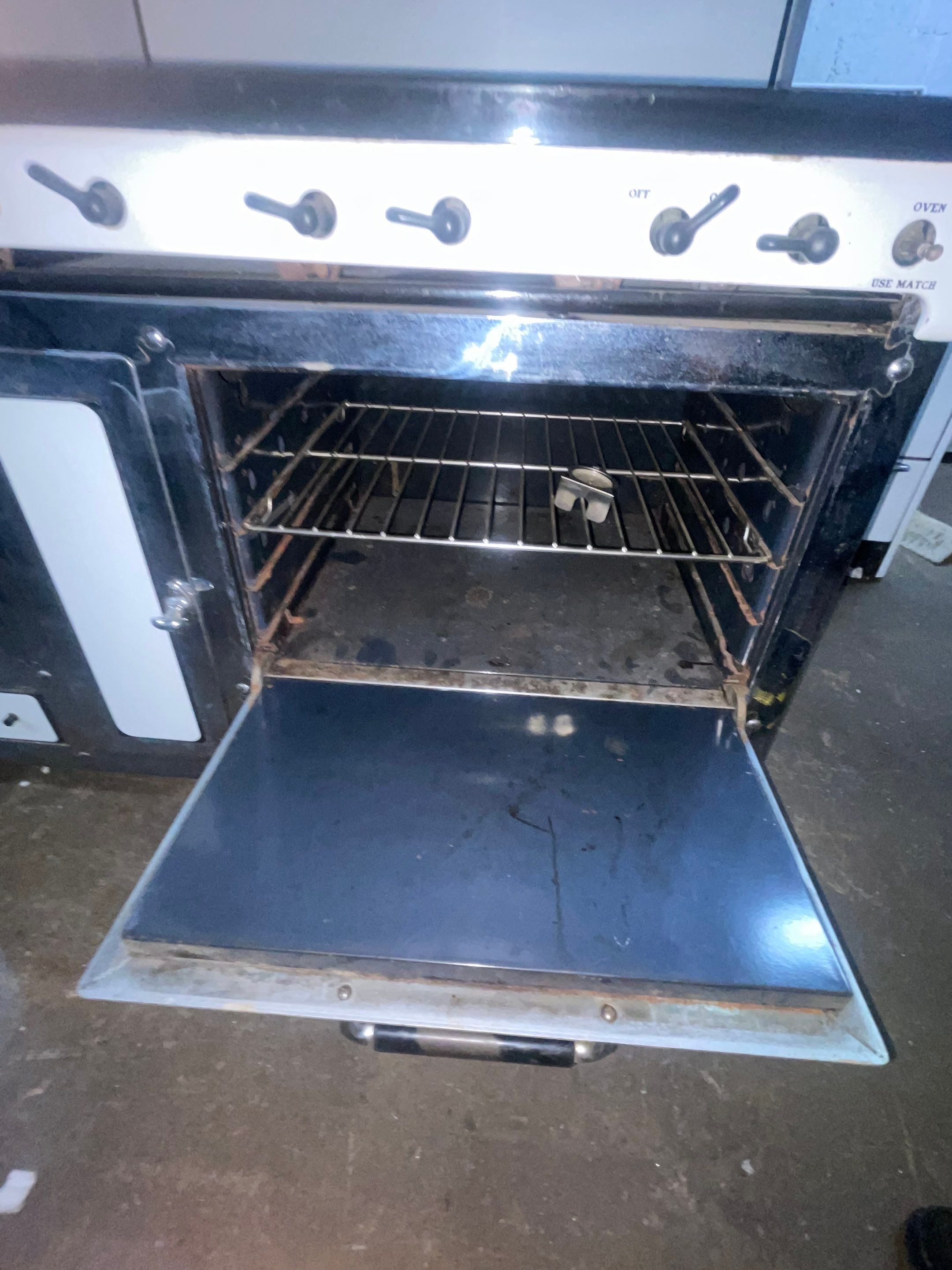 Stoves for Sale as of December 2023 by Belgrove Appliance Inc