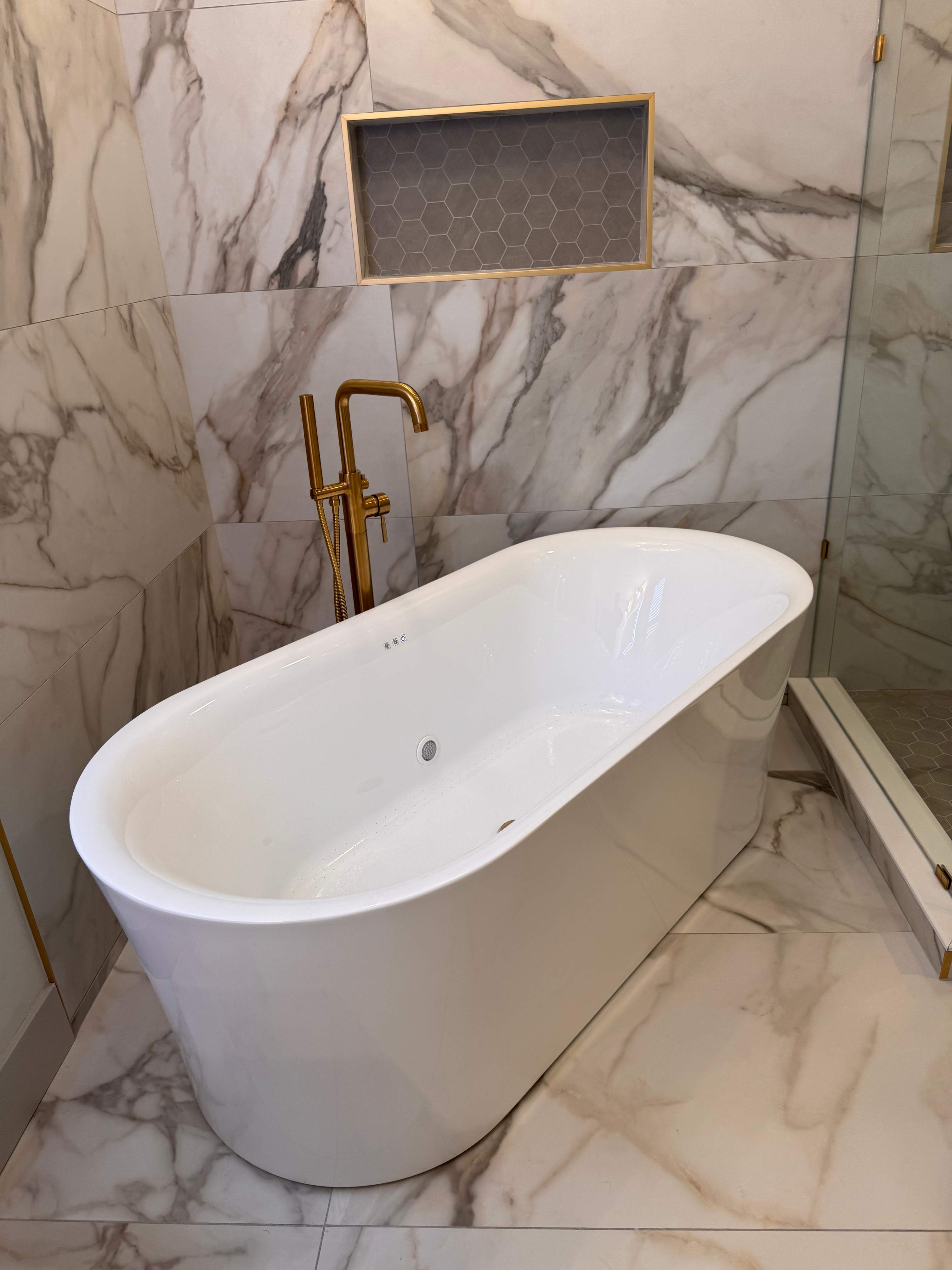 Master bathroom renovation by Prudencio