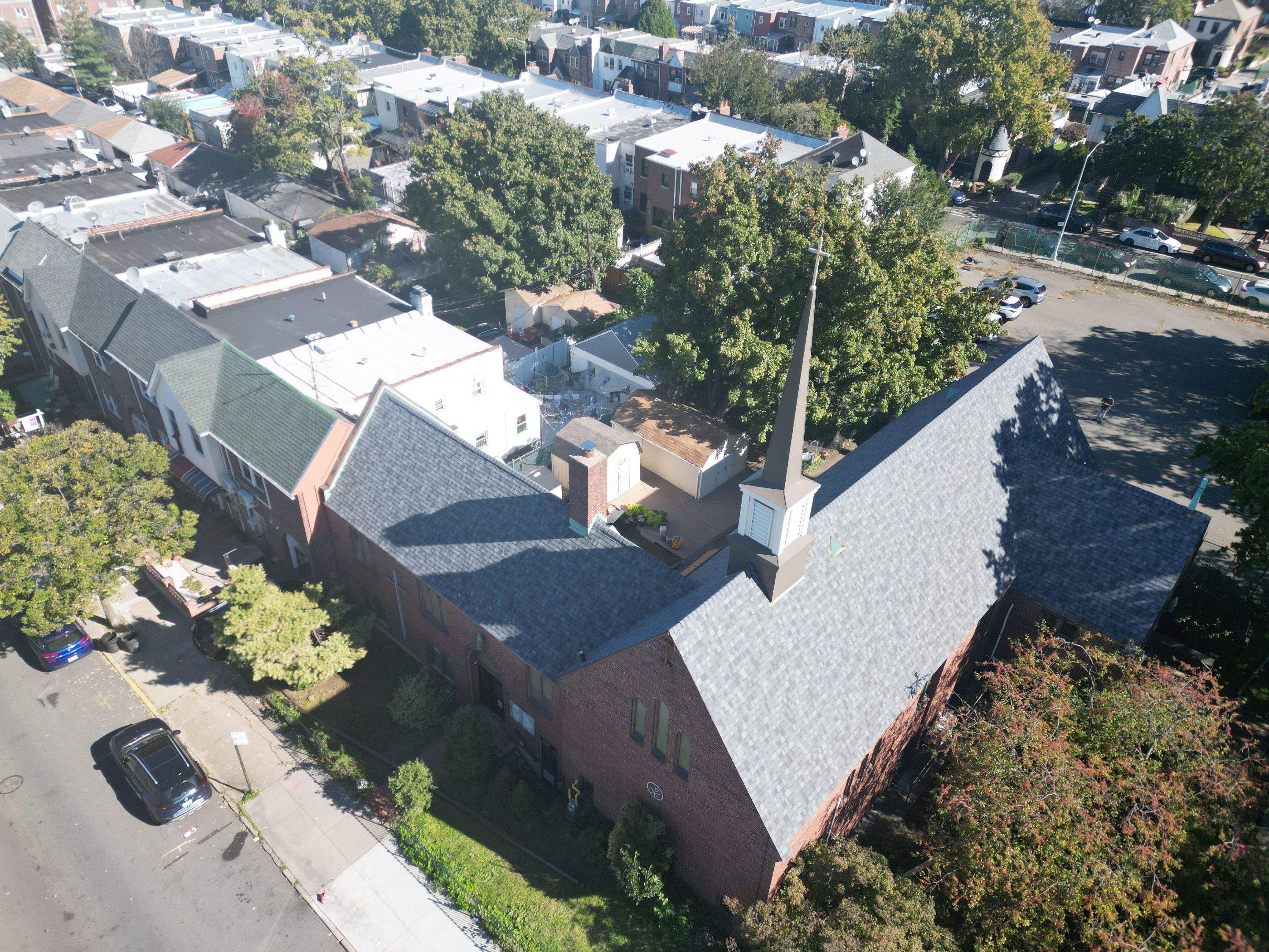 Owens Corning Duration® Shingles – Estate Gray, 6” Seamless Commercial-Grade Aluminum K-Style Gutters – Brown by Nisi Home Improvement