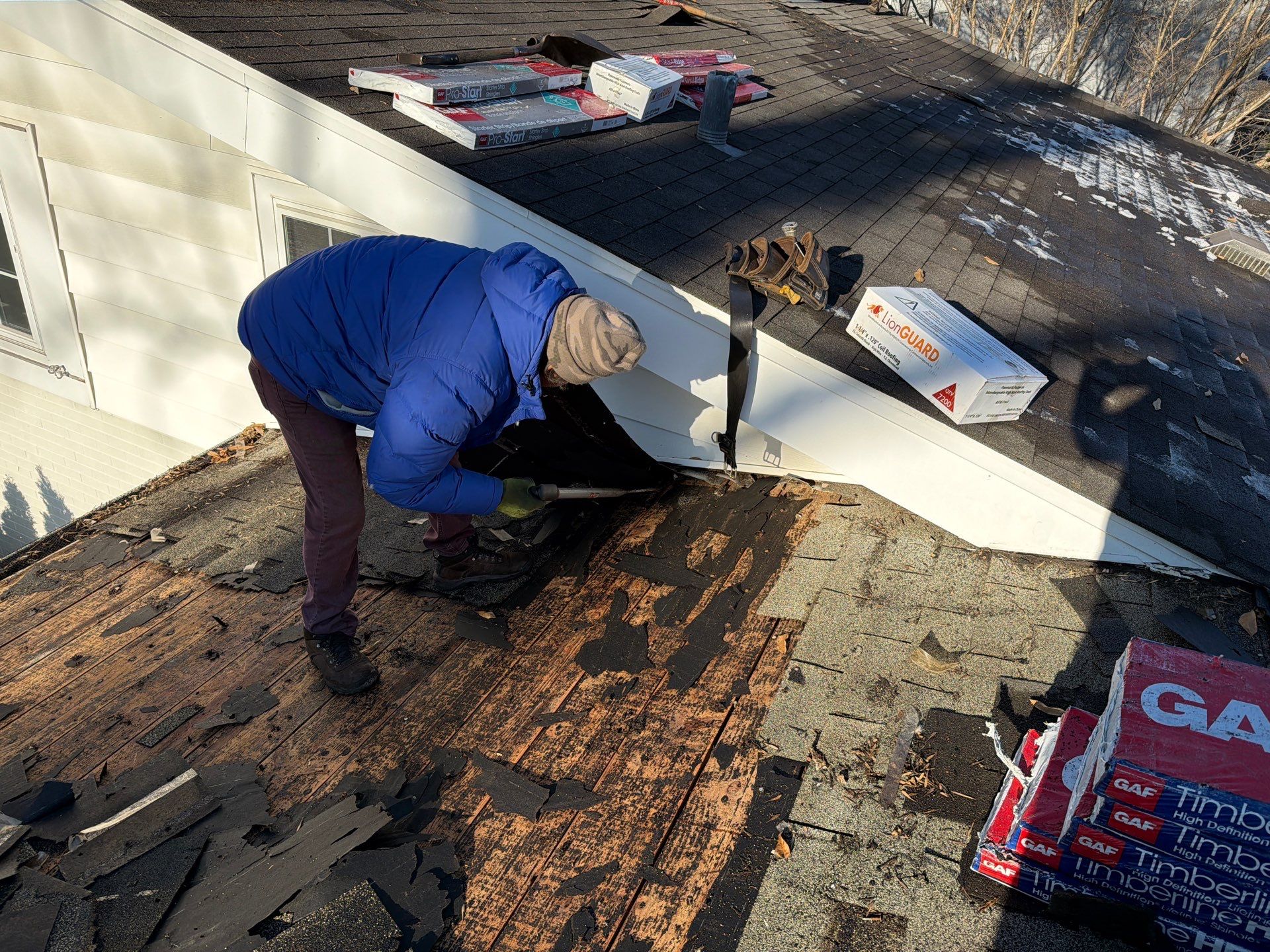GAF Timberline HDZ Asphalt Shingle Roof Replacement in St. Louis by Acute Roofing And Exteriors 