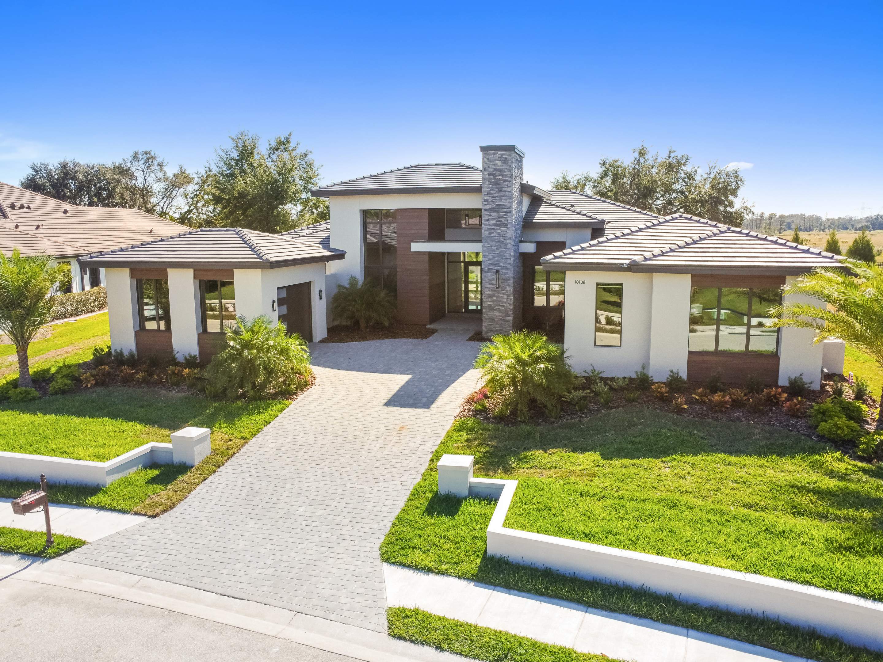 Custom Kingston by Lyons Heritage Tampa, LLC