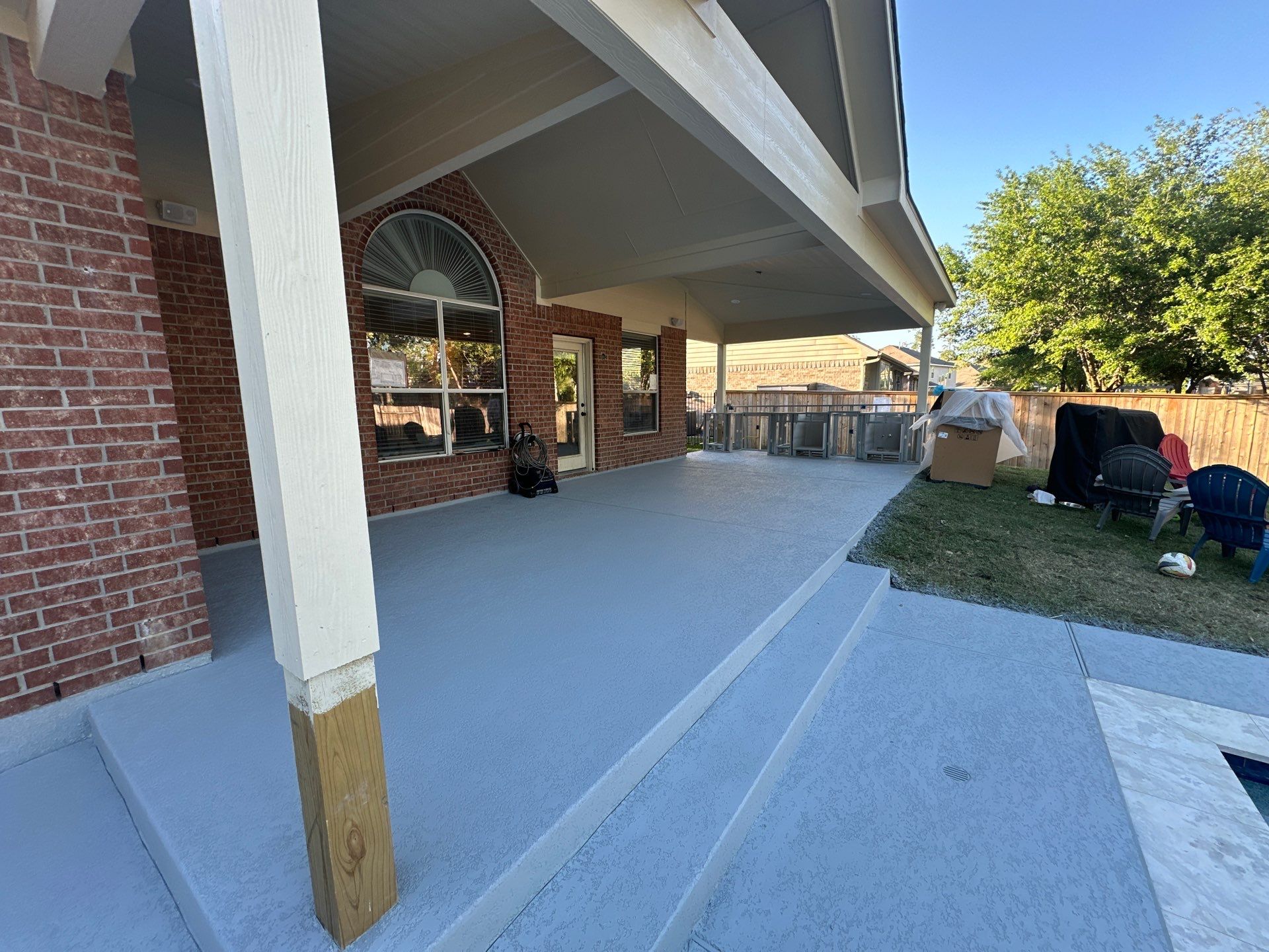 Pool, Patio Cover and Summer Kitchen in Creekside by SophAlx LLC