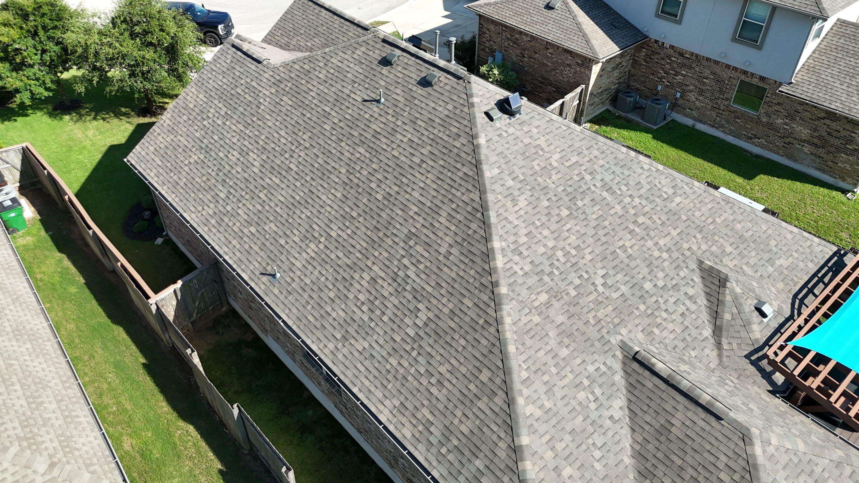 Weathered Wood - Malarkey Vista by RoofsOnly.com