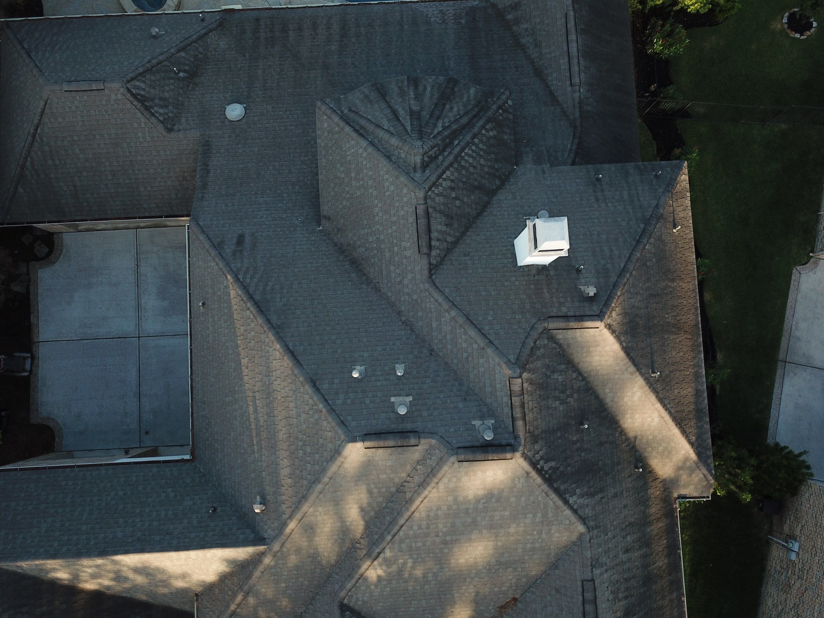 OC Duration Driftwood by HHH Roofing & Construction