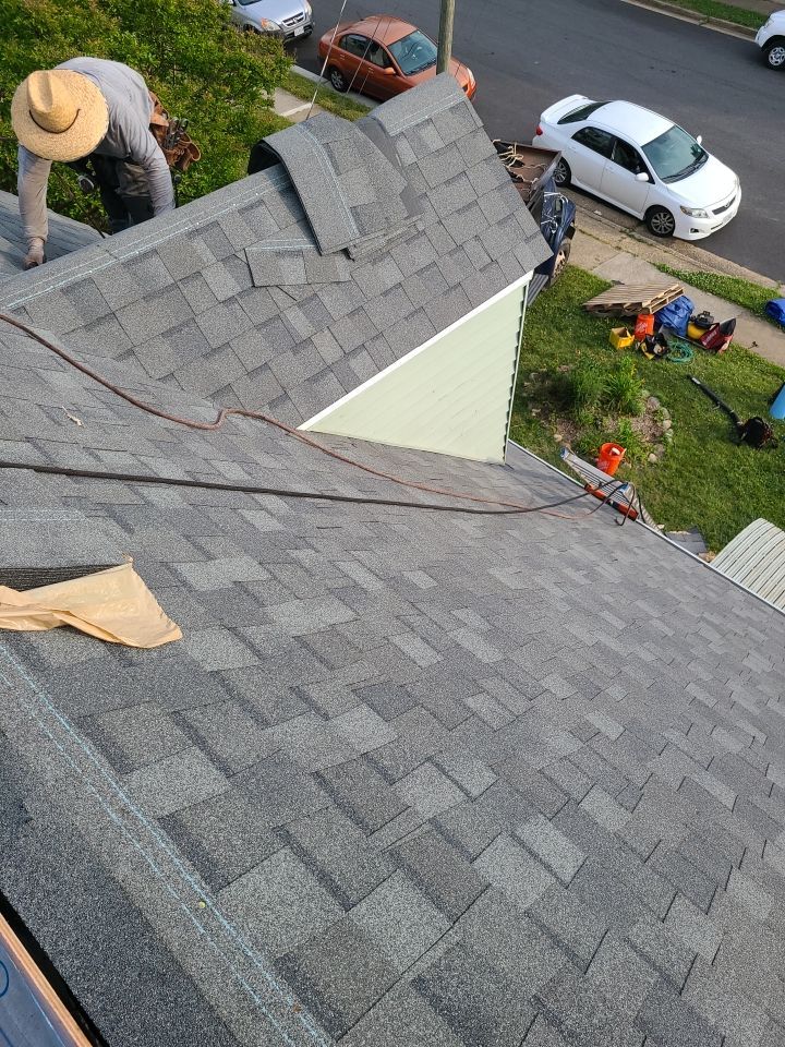 Arlington: CertainTeed Landmark Architectural Shingle in Georgetown Gray by RM Banning, Inc.