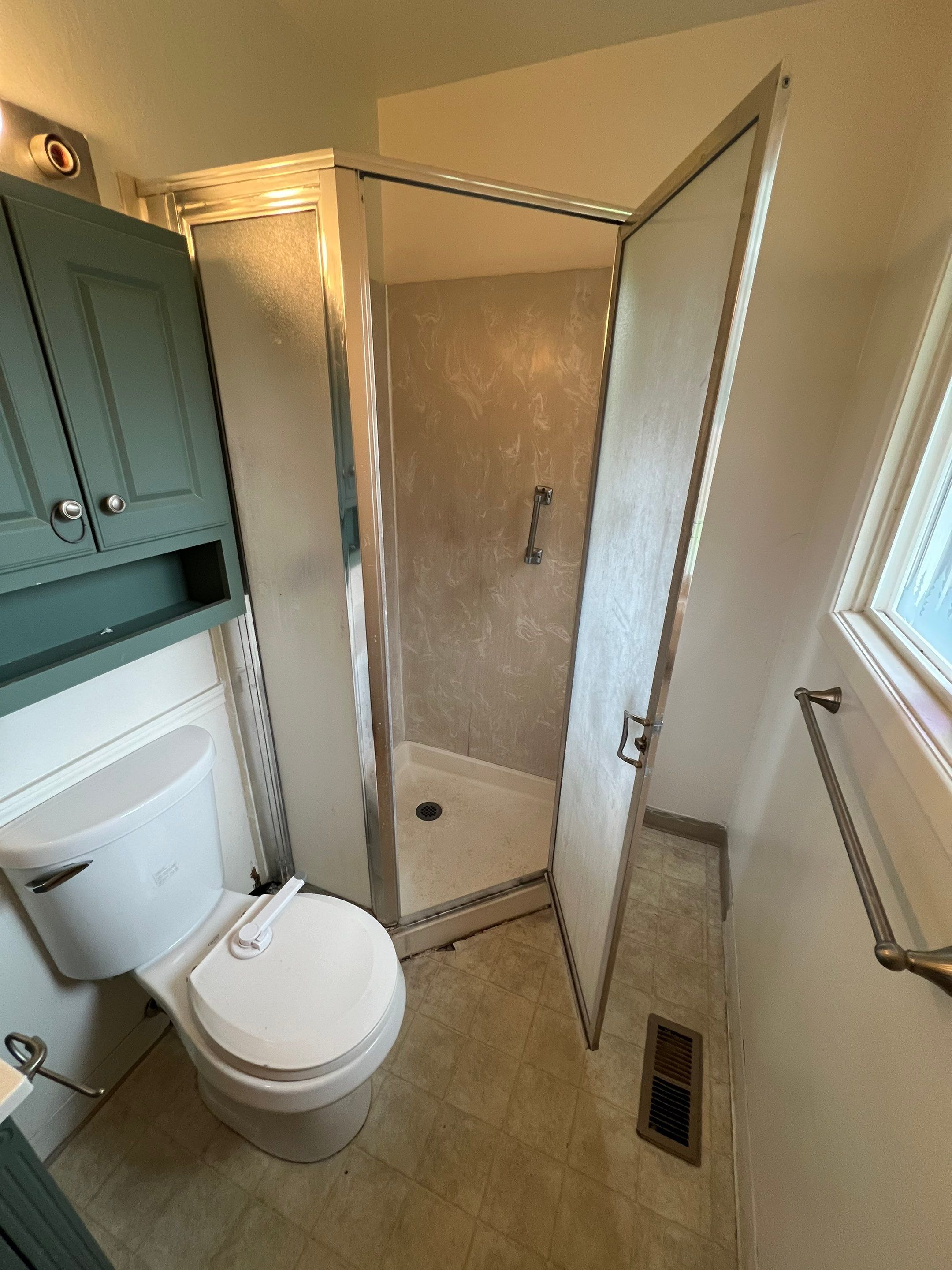 Bathroom Renovation by Handyman State LLC