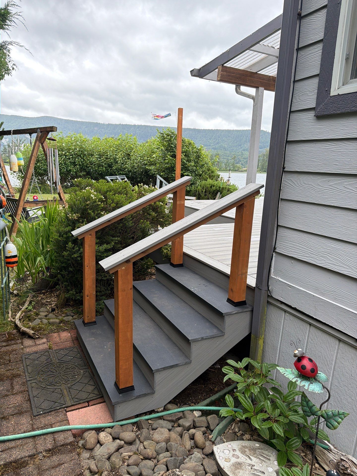 Project in Cathlamet, WA by Expedeck