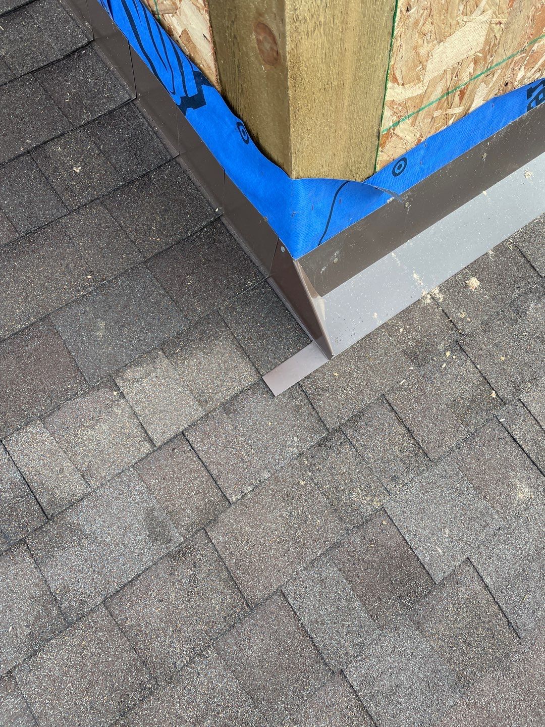 Residential Roofing Installation using OC Oakridge shingles by Top Notch Roofing Inc