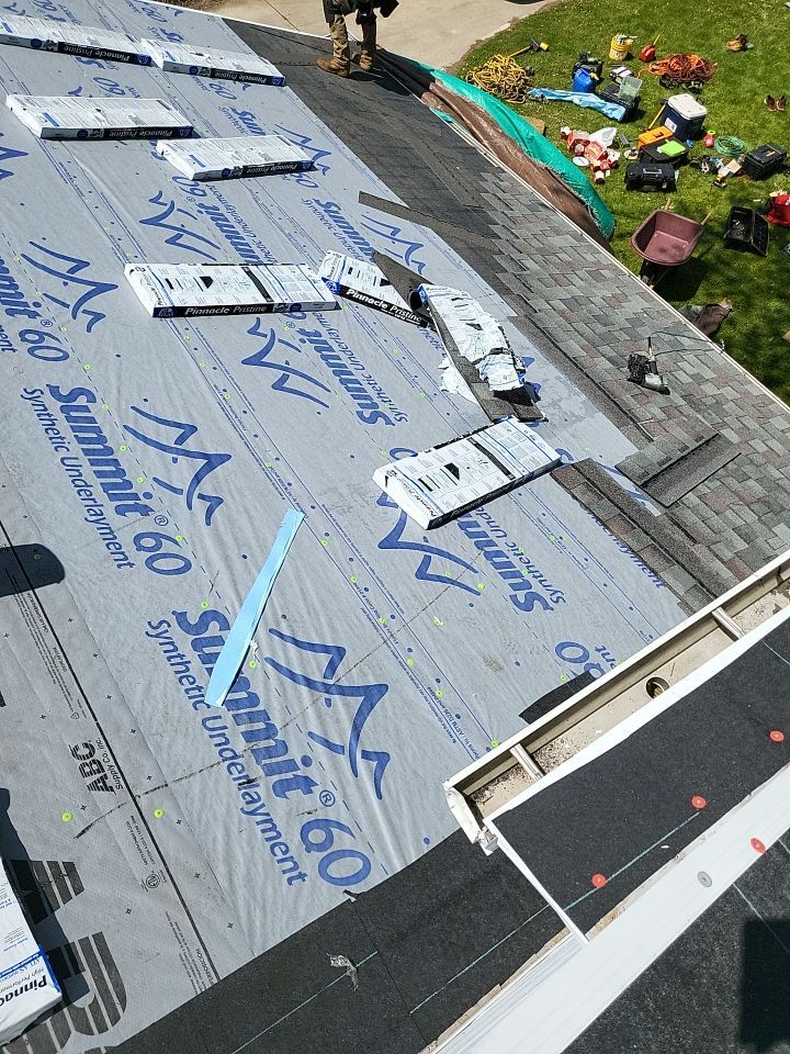 ATLAS PINNACLE COLOR: SUMMER STORM DRIP EDGE: WHITE by Eagle Eye Roofing