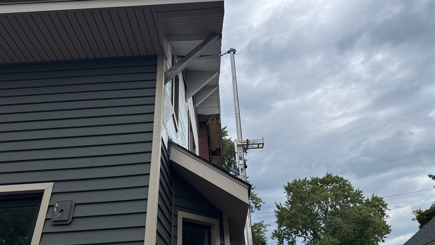 Siding Replacement using Alside Charter Oak D4.5" Deep Moss by 180 Contractors