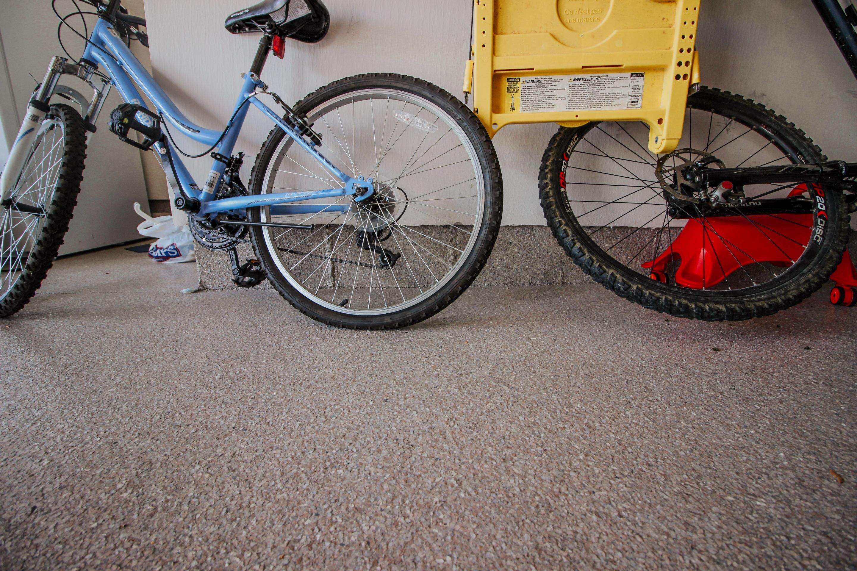 Driveway and Garage Installation using Fieldstone by Your1DayFloor.com