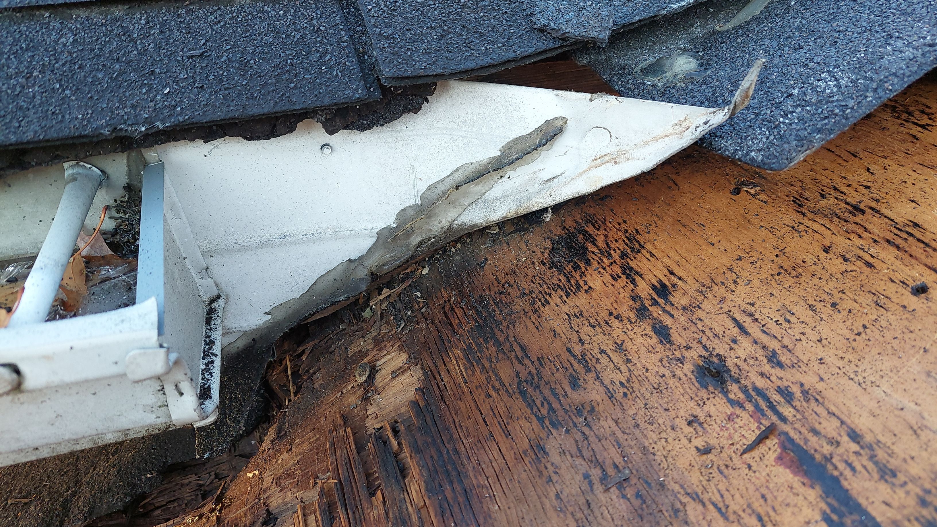 Liberty Township - Pristine Black by Tamlin Roofing