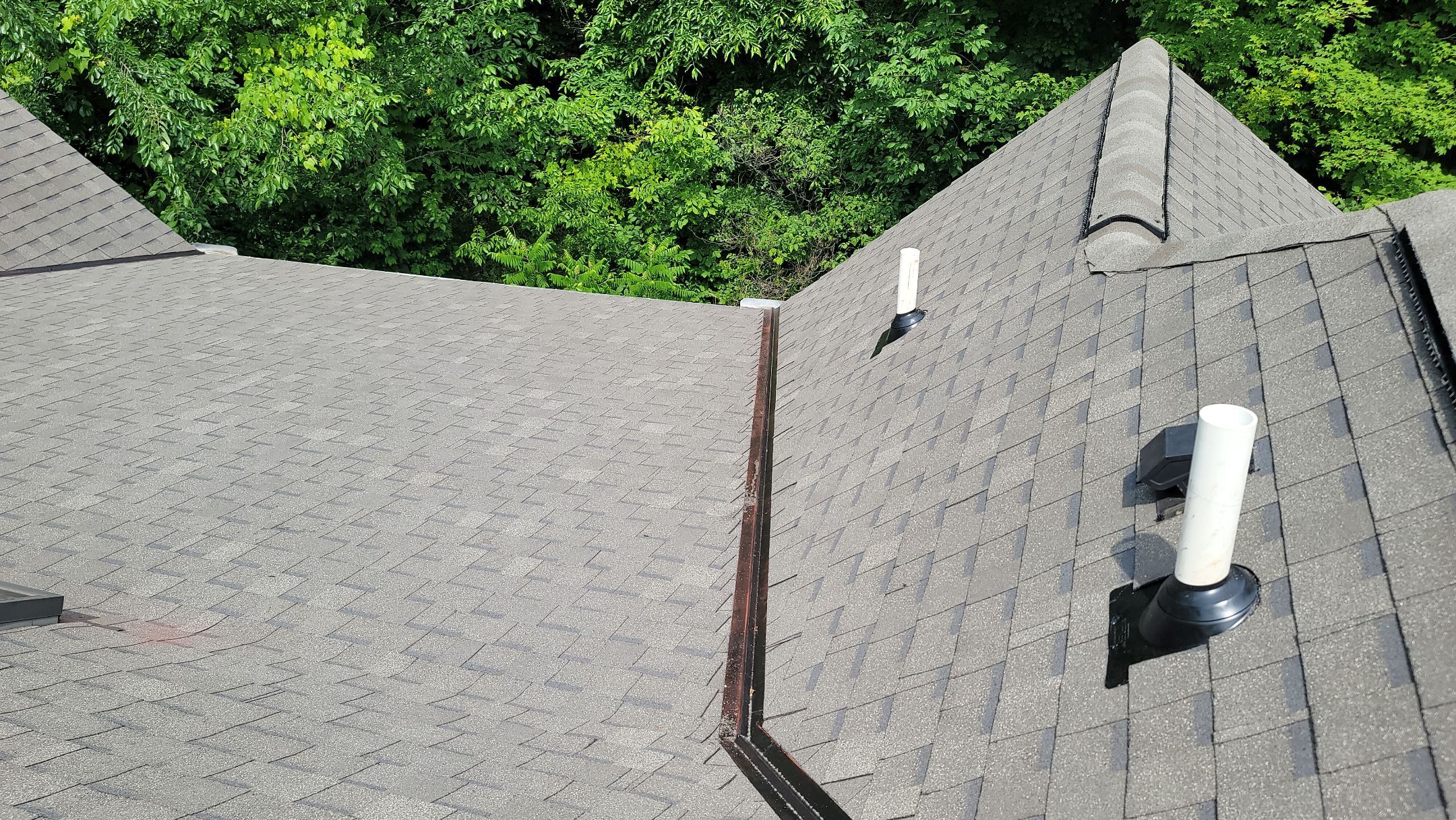 ATLAS PINNACLE HP W/SCOTCHGARD COLOR: WEATHERED WOOD by Eagle Eye Roofing