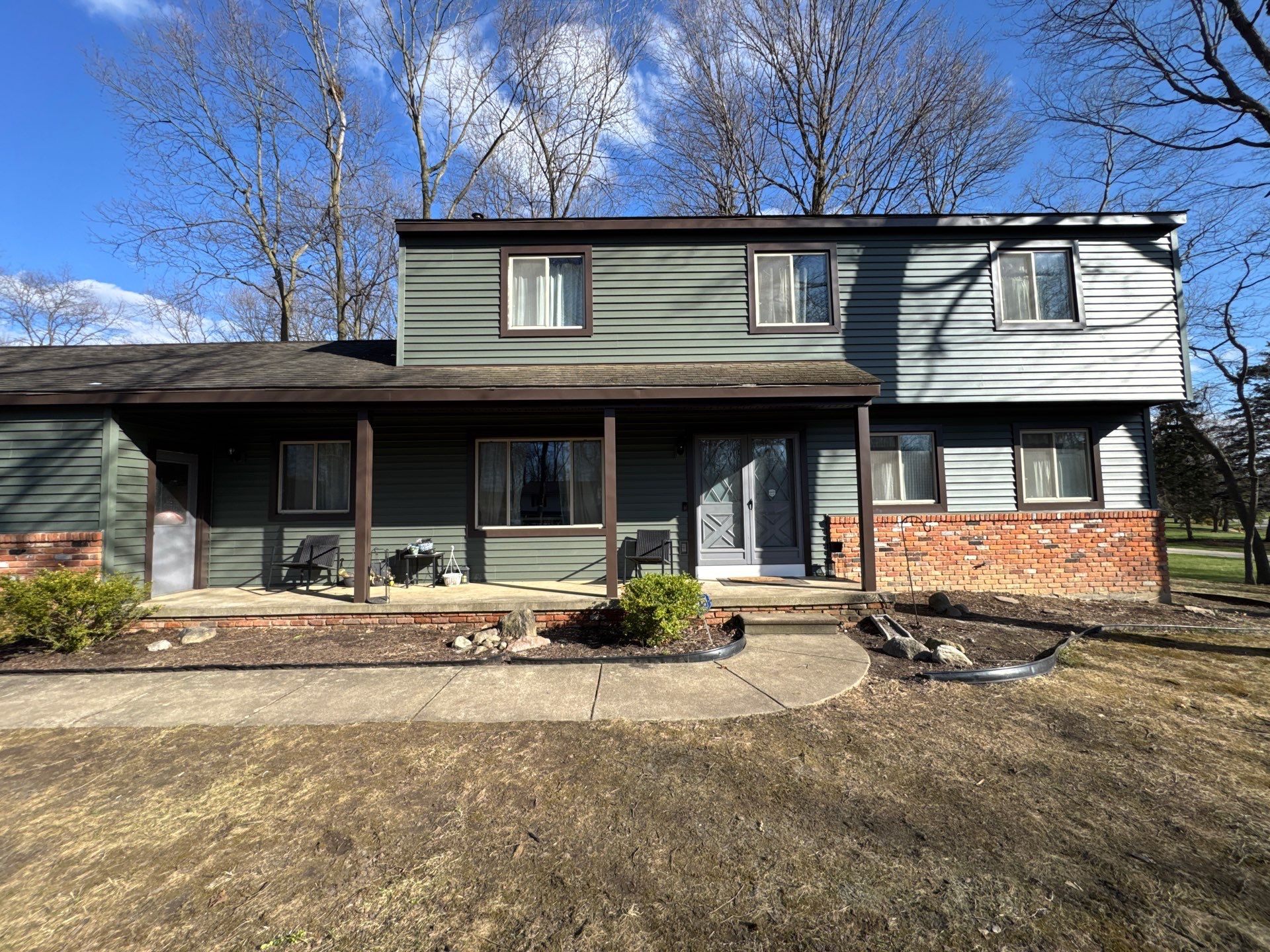 Siding Replacement using Alside Charter Oak D4.5" Deep Moss by 180 Contractors