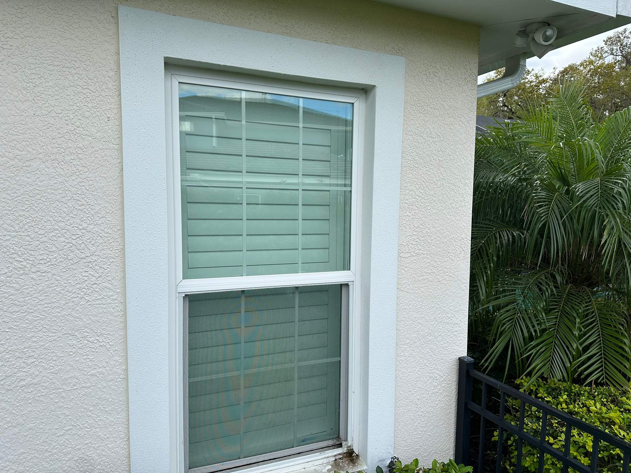 House Wash & Pool Screen Enclosure Cleaning in Winding River Community, Bradenton, FL | Sunshine AquaWash by Sunshine AquaWash