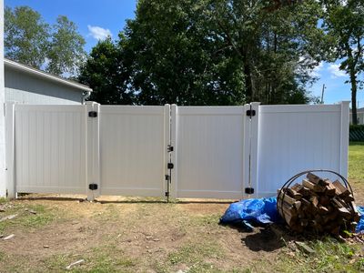 Replacement Vinyl Privacy fence with 3 matching gates in White. 