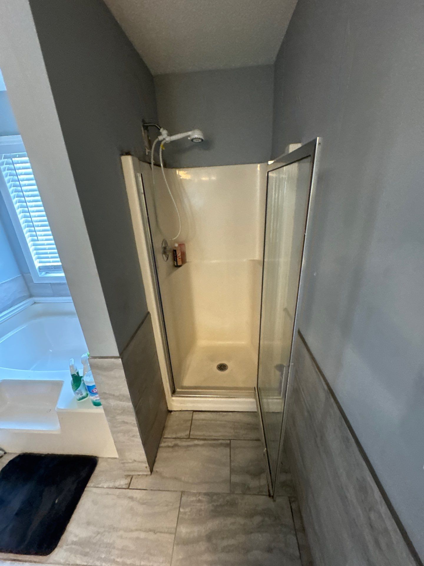 Master bathroom renovation by Prudencio