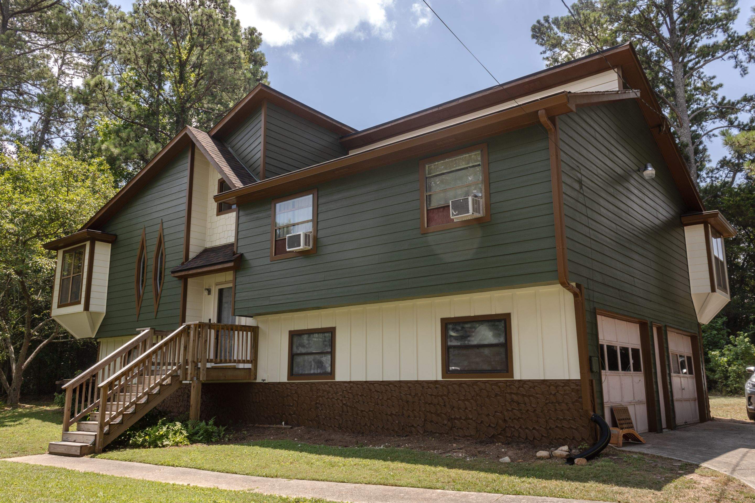 Snellville,GA Siding Replacement and Multi-Colored Exterior Painting by Nelson Exteriors