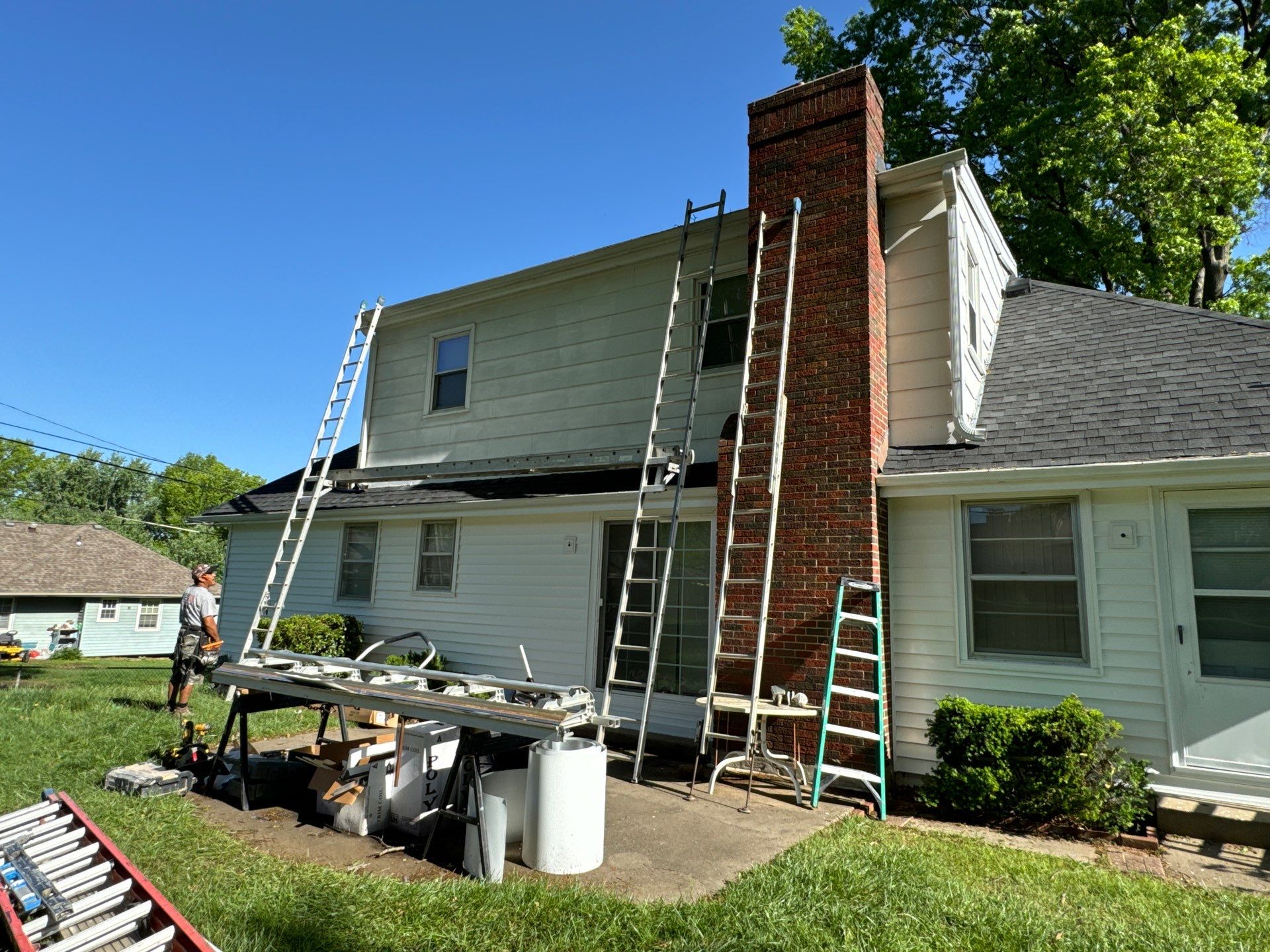 Siding Installation using White Market Square by EEC Windows, Siding & Roofing