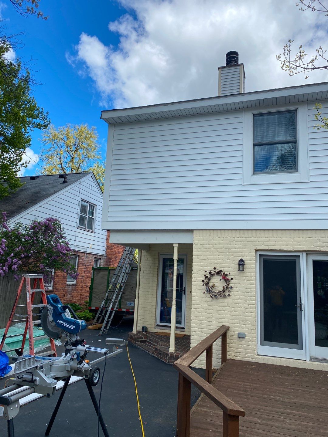 Siding Replacement using CertainTeed Restoration Classic D5 by 180 Contractors