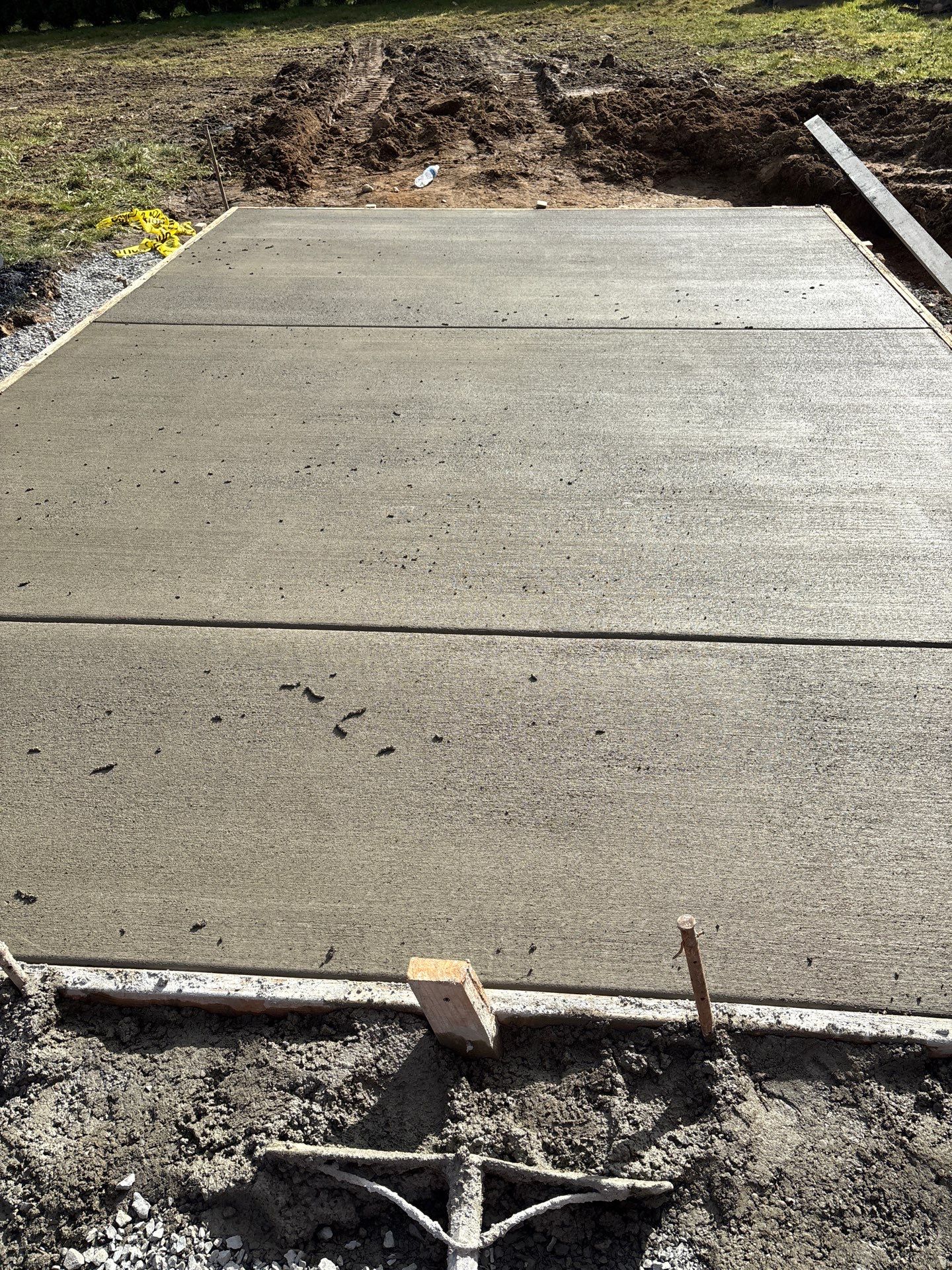 Concrete Walkway Surround and Front Patio | Snohomish  by Jireh Asphalt & Concrete Inc 