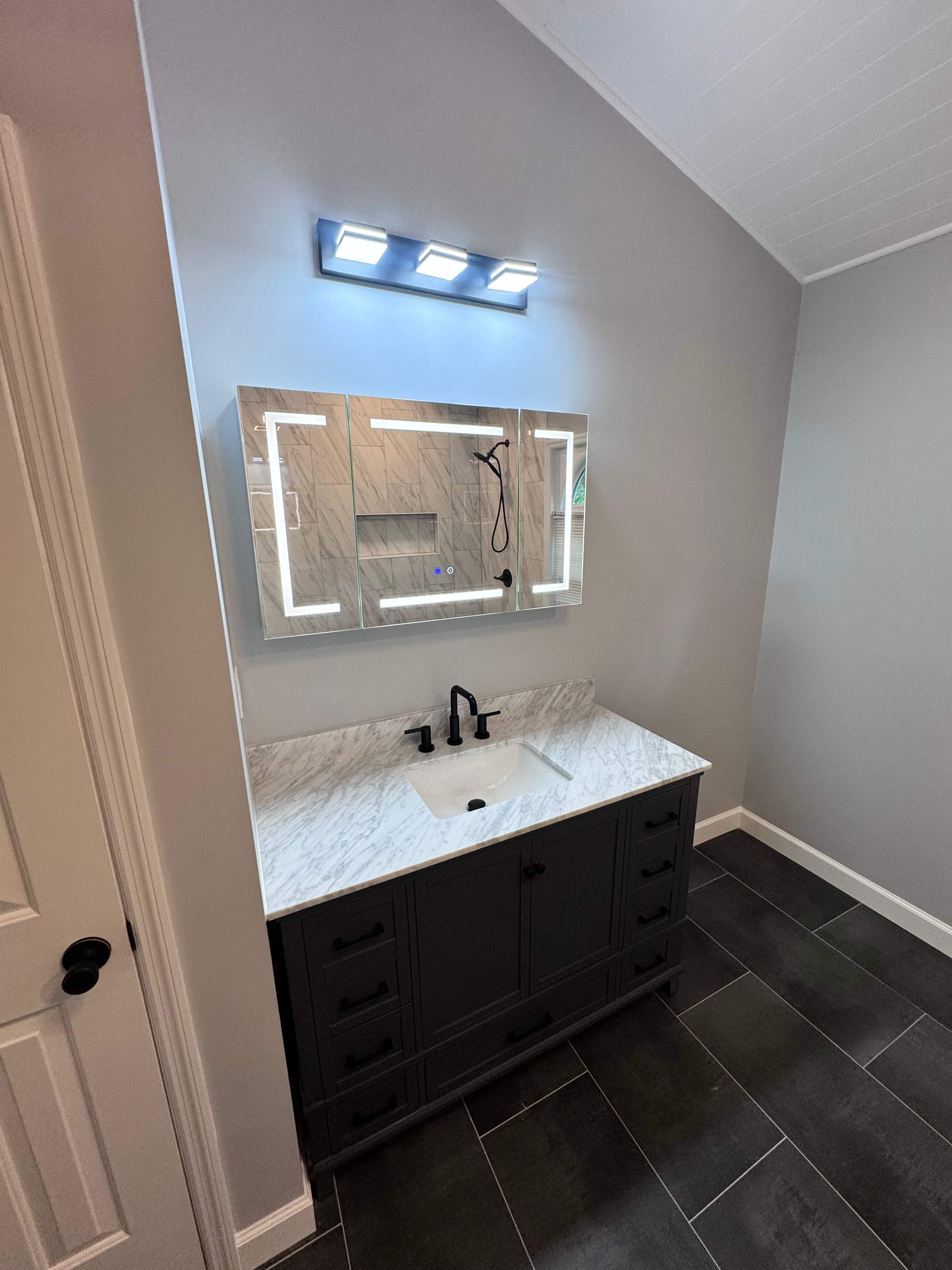 Master bathroom renovation by Prudencio