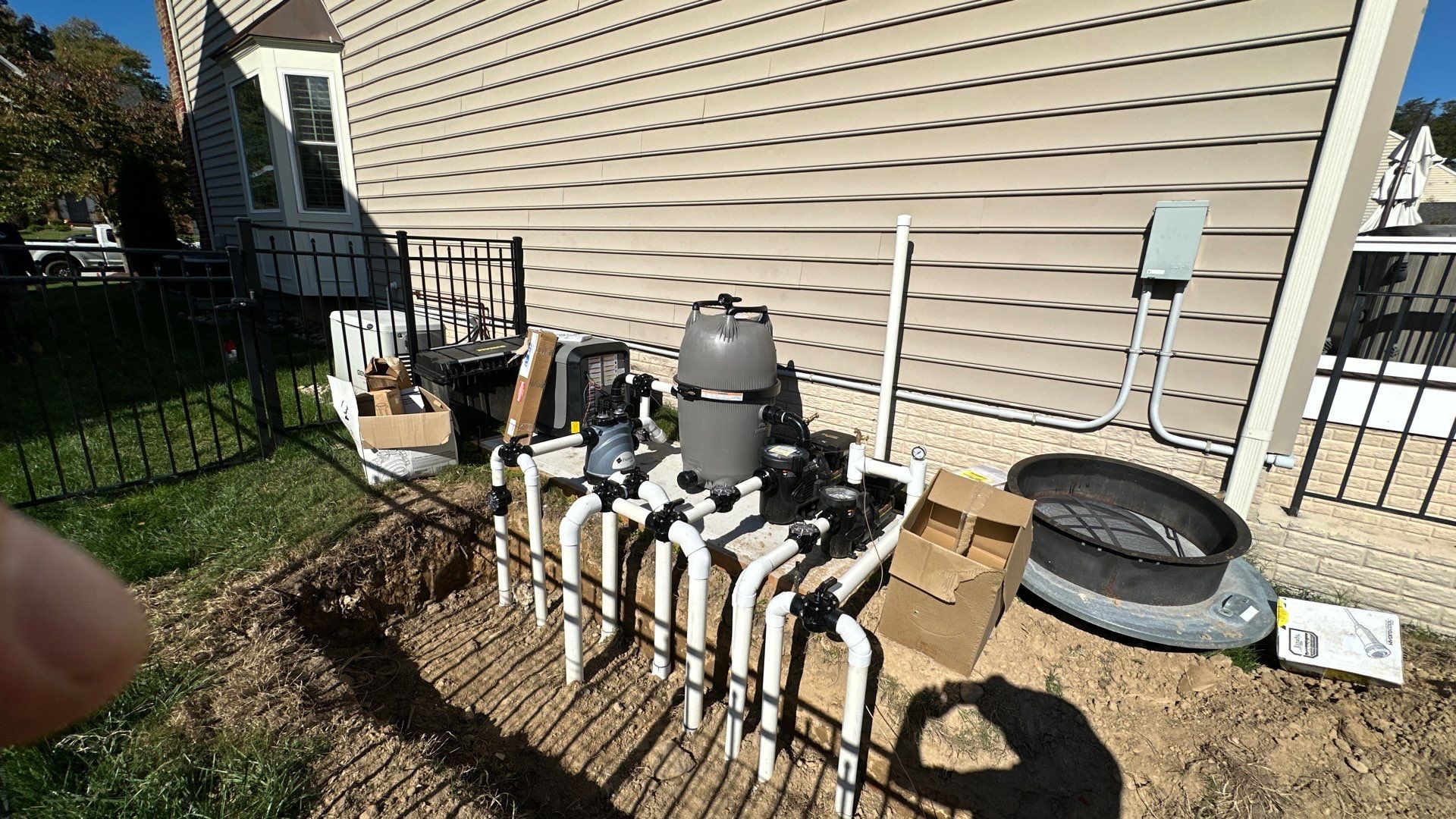 Gunite Pool w/ Spa and Water Features by Elysium Pools