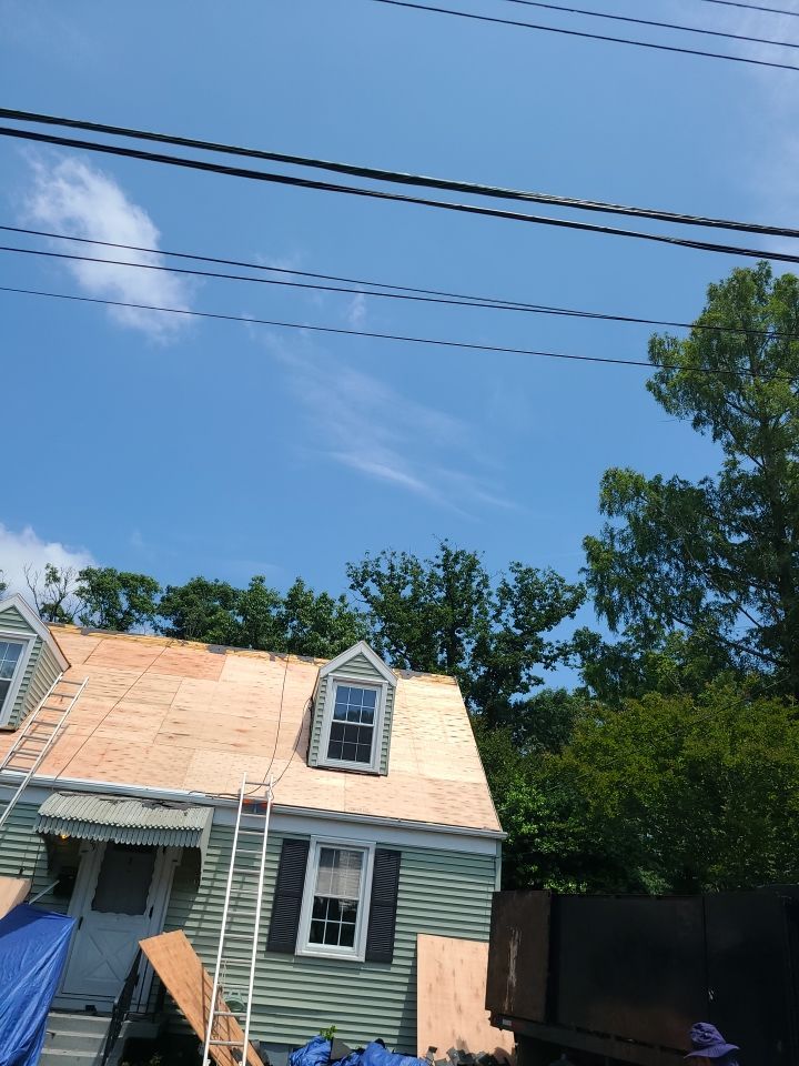 Arlington: CertainTeed Landmark Architectural Shingle in Georgetown Gray by RM Banning, Inc.