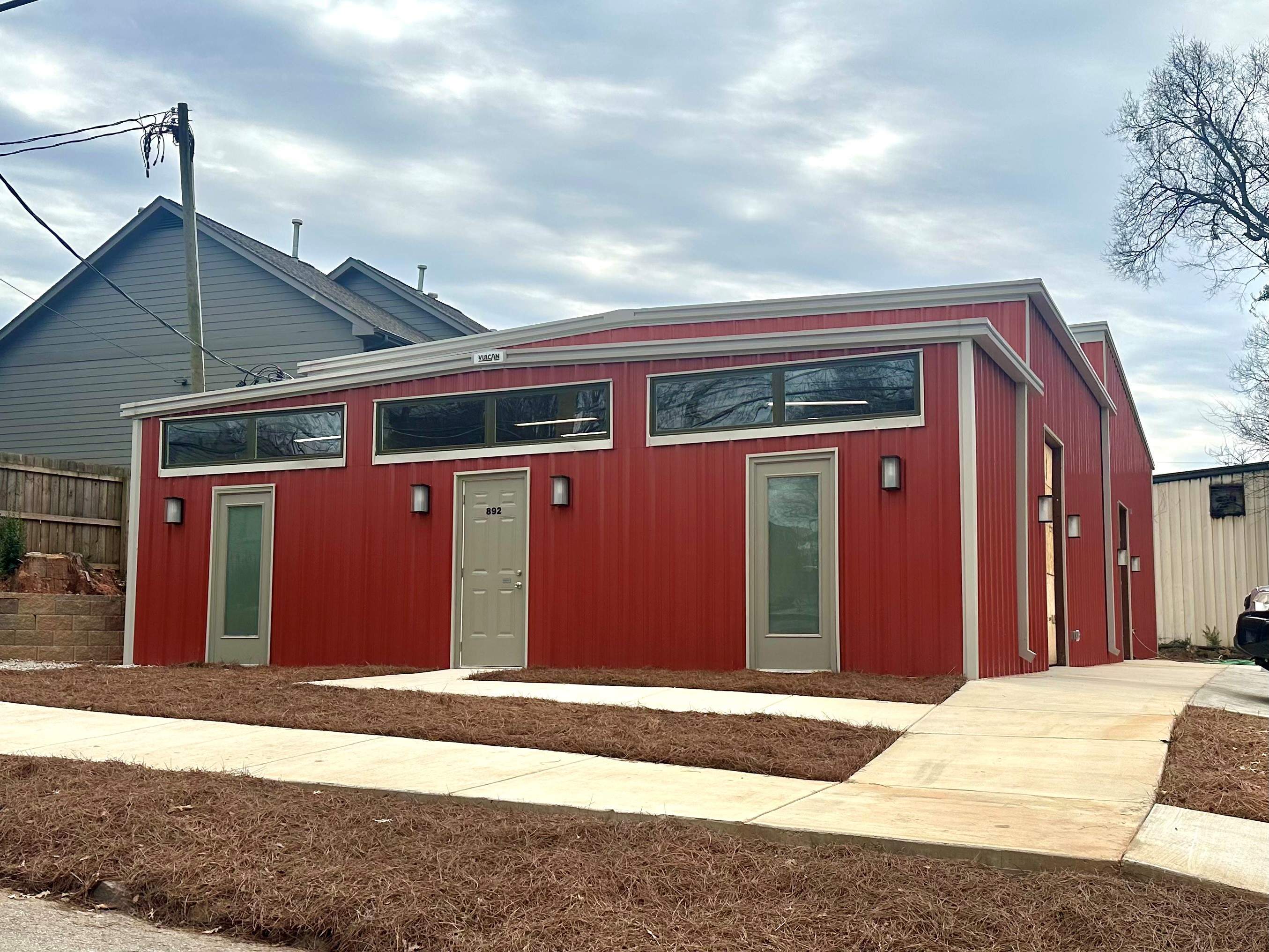 Commercial New Build for Sculptors Studio by GEORGIA IN HOME SERVICES