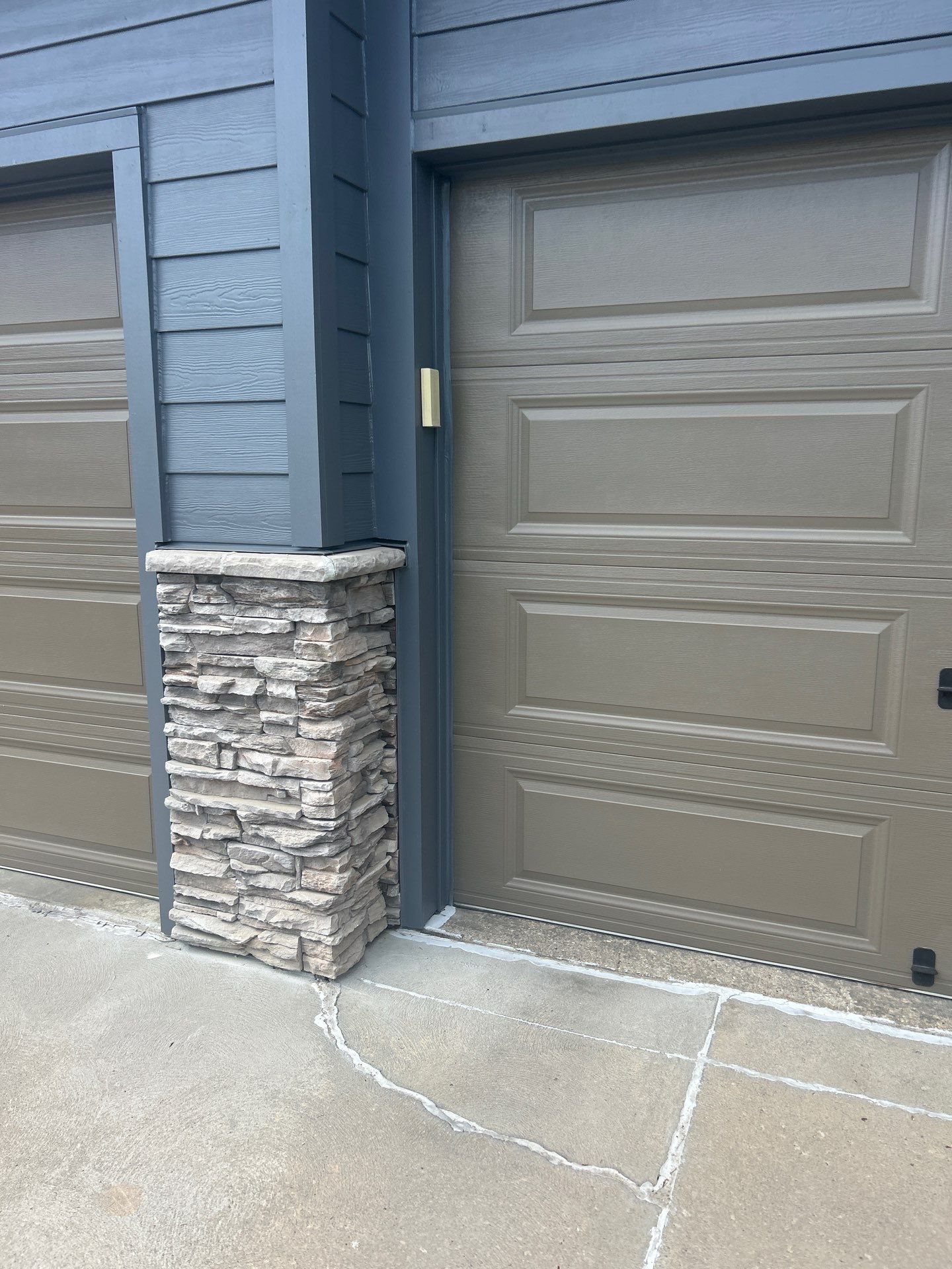Carp's Exteriors featured photo.