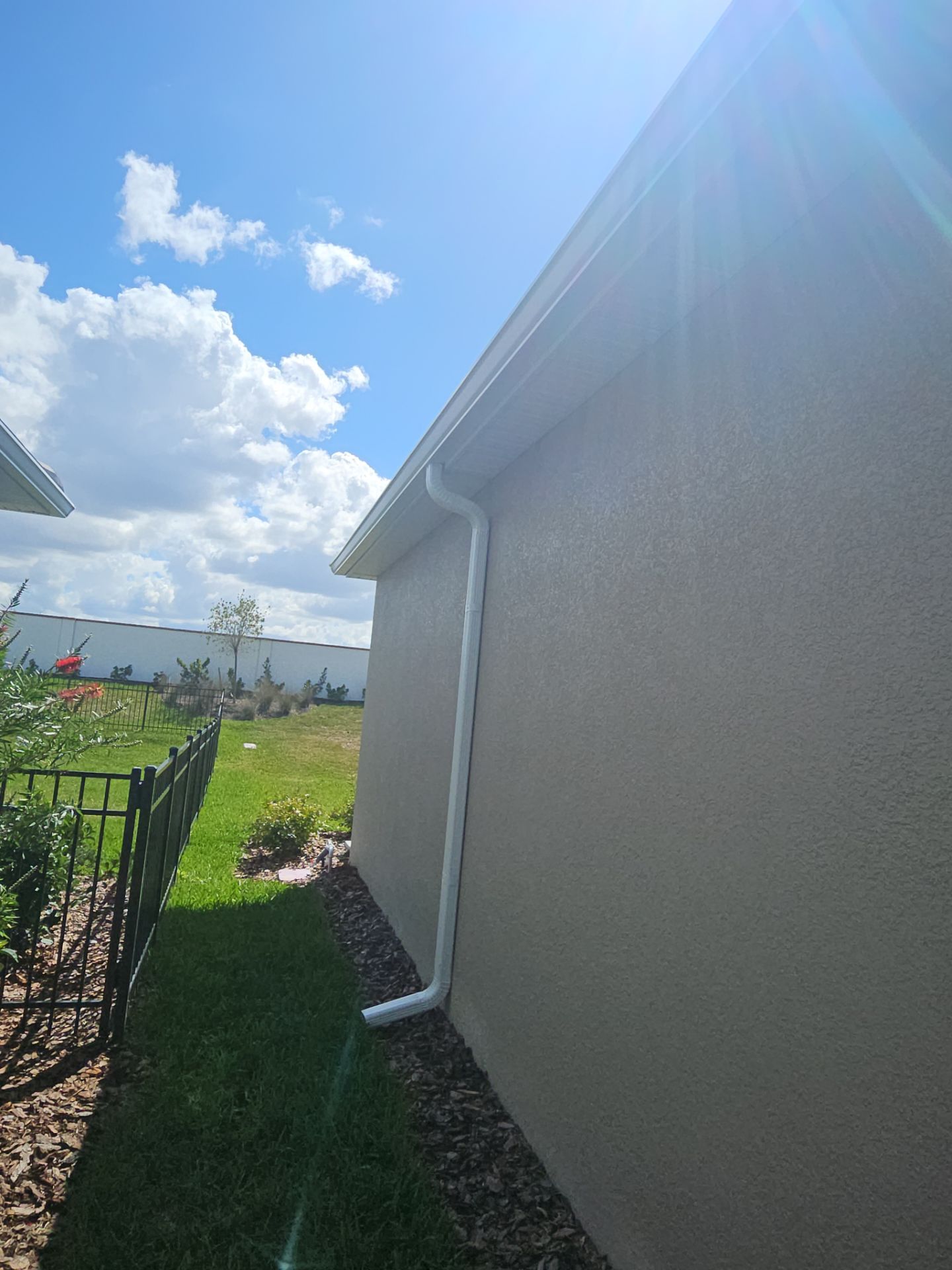 6 Inch Seamless Gutters using 6 Inch Seamless Gutters in Lakewood Ranch FL by Gutter Professors