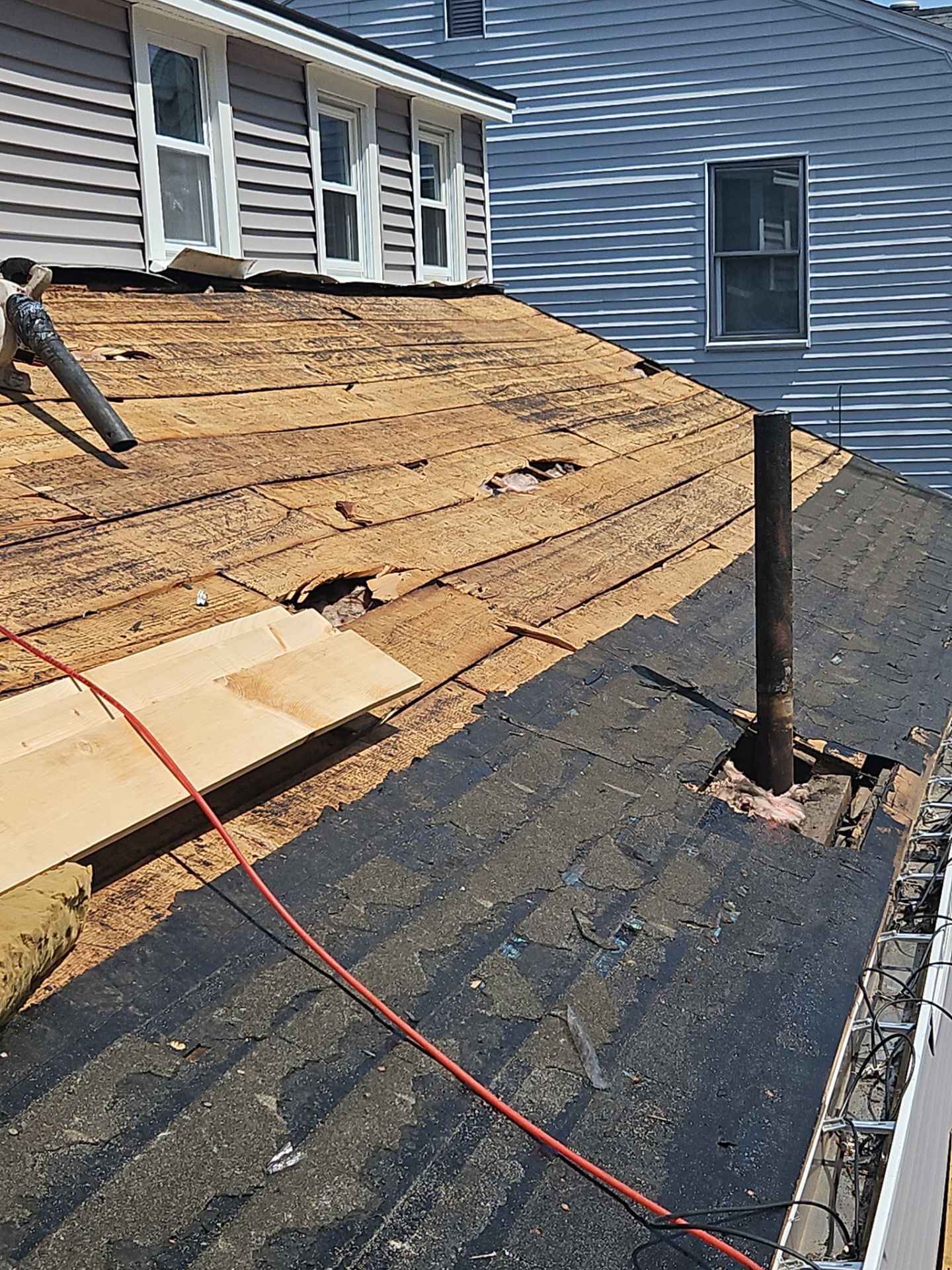 Roof Replacement with Owens Corning TruDefinition Shingles in Midnight Plum by Mighty Dog Roofing of Greater Middlesex County
