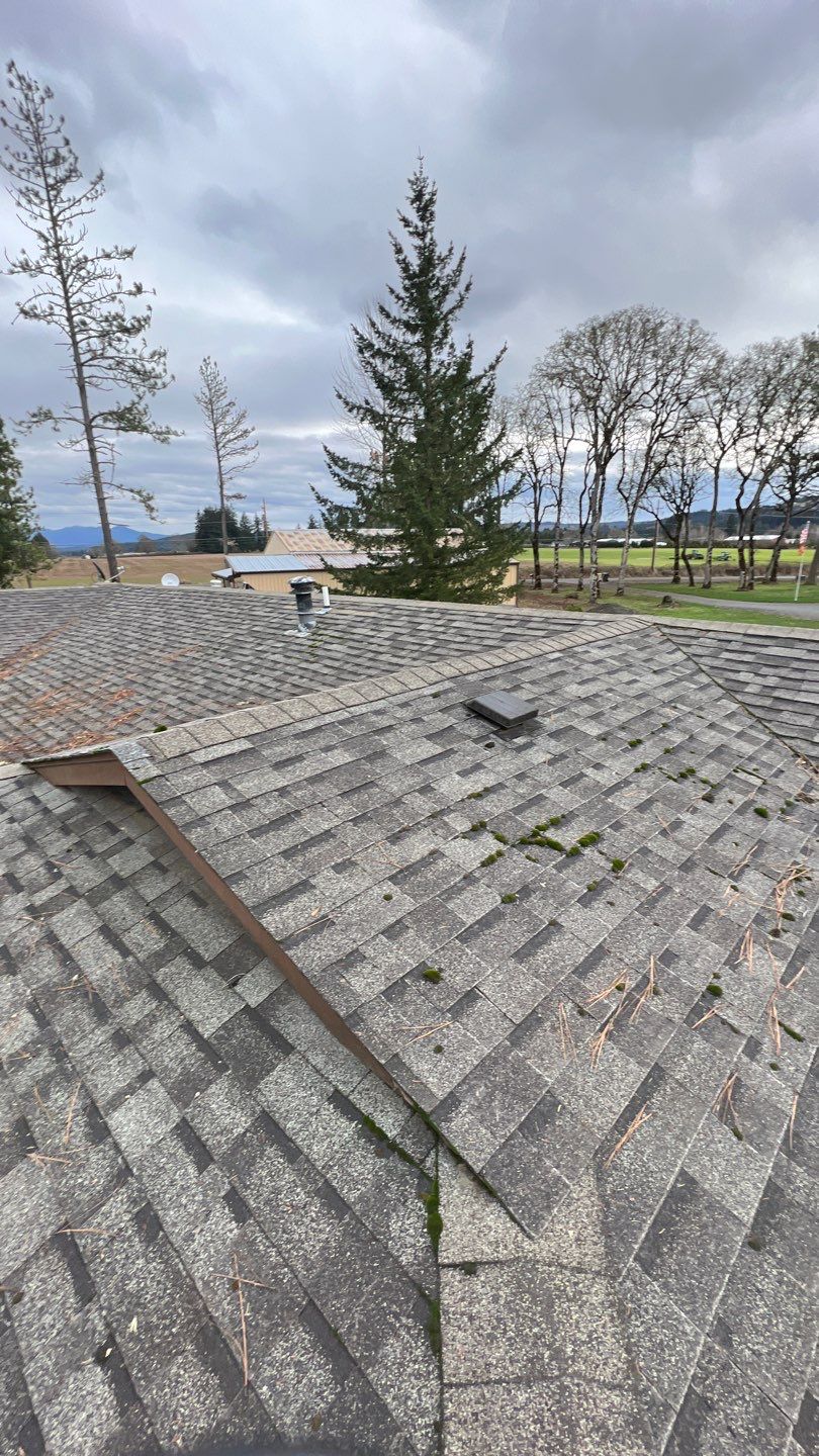 Residential Re-Roof in Lebanon Oregon by Orezona Building & Roofing Company, Inc.