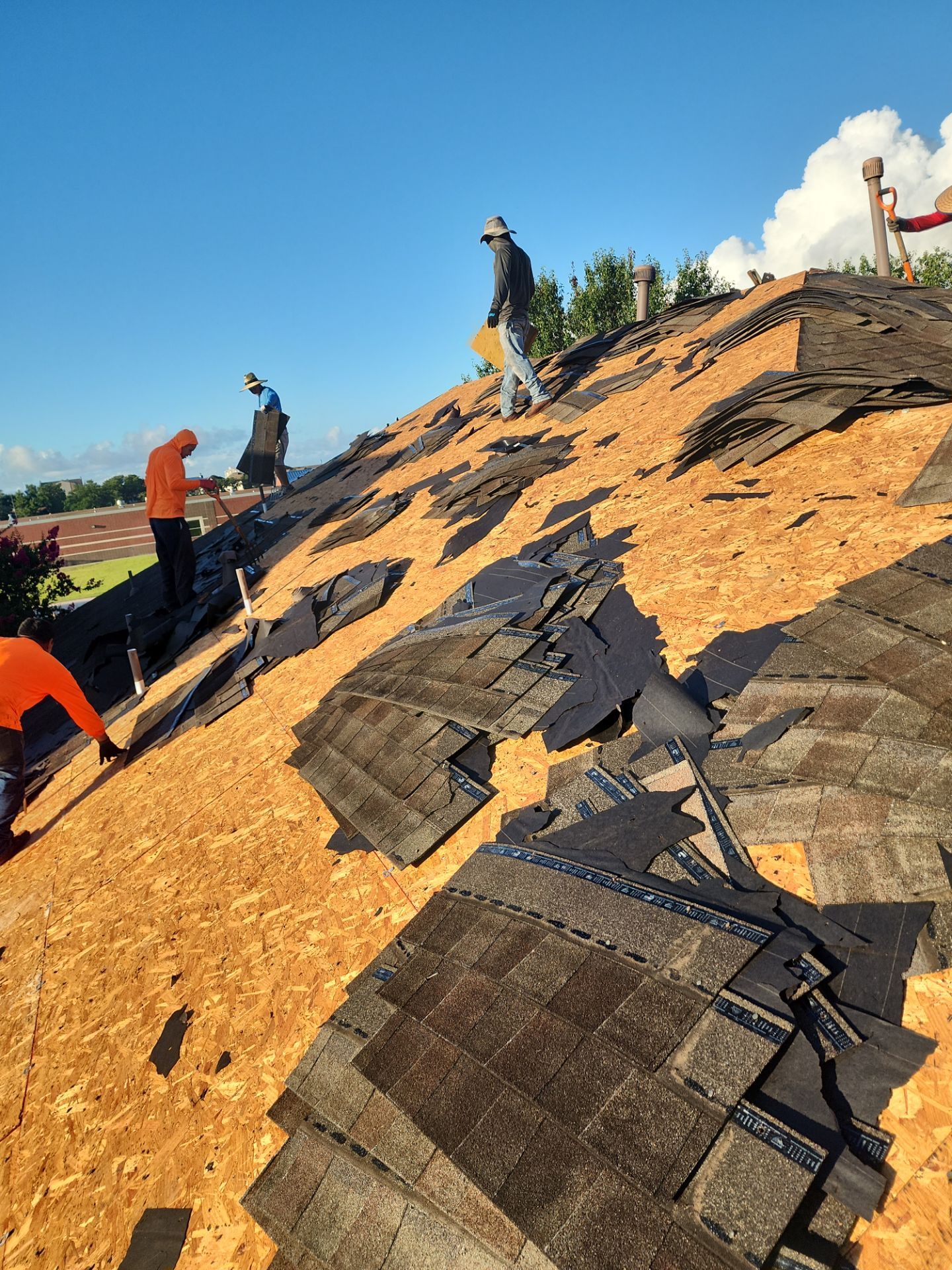 Residential Roof Installation using Owen's Corning Duration (Lifetime) Shingles by Roof Repair Company