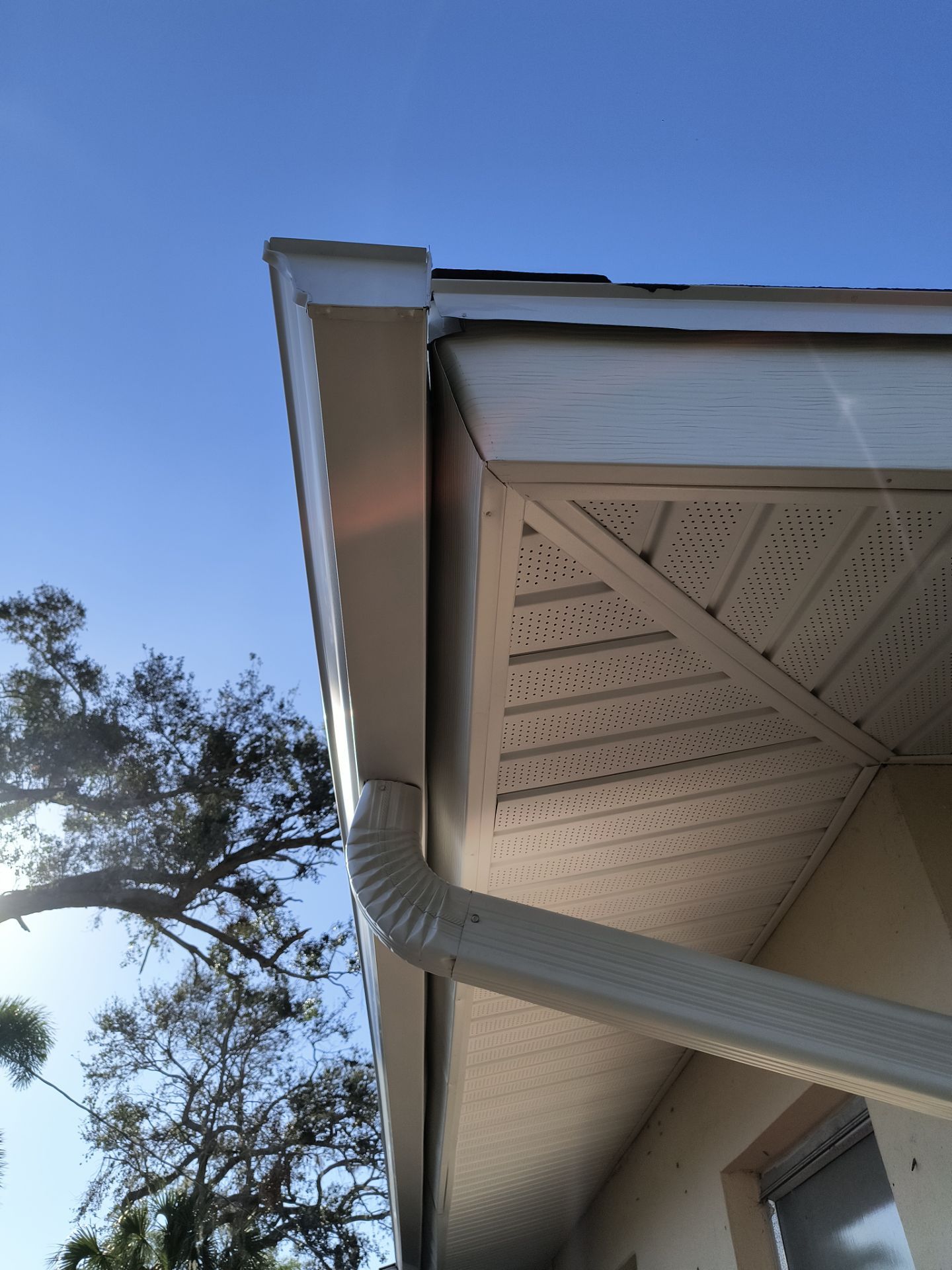 White Soffit and Fascia Upgrade in Sarasota FL by Gutter Professors