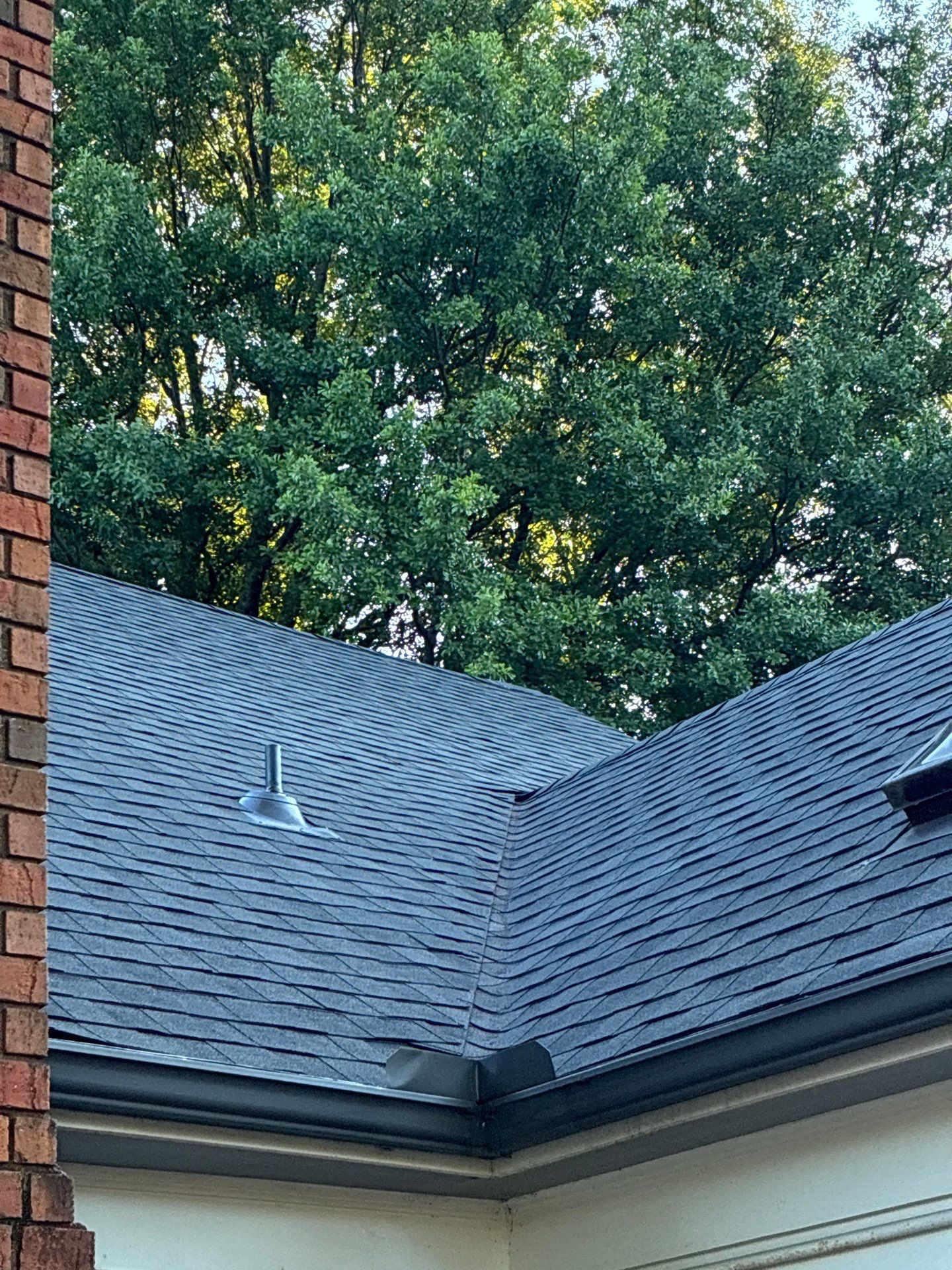 Architectural Shingle Roof Replacement and Gutter Installation in Memphis by Cool Roofs