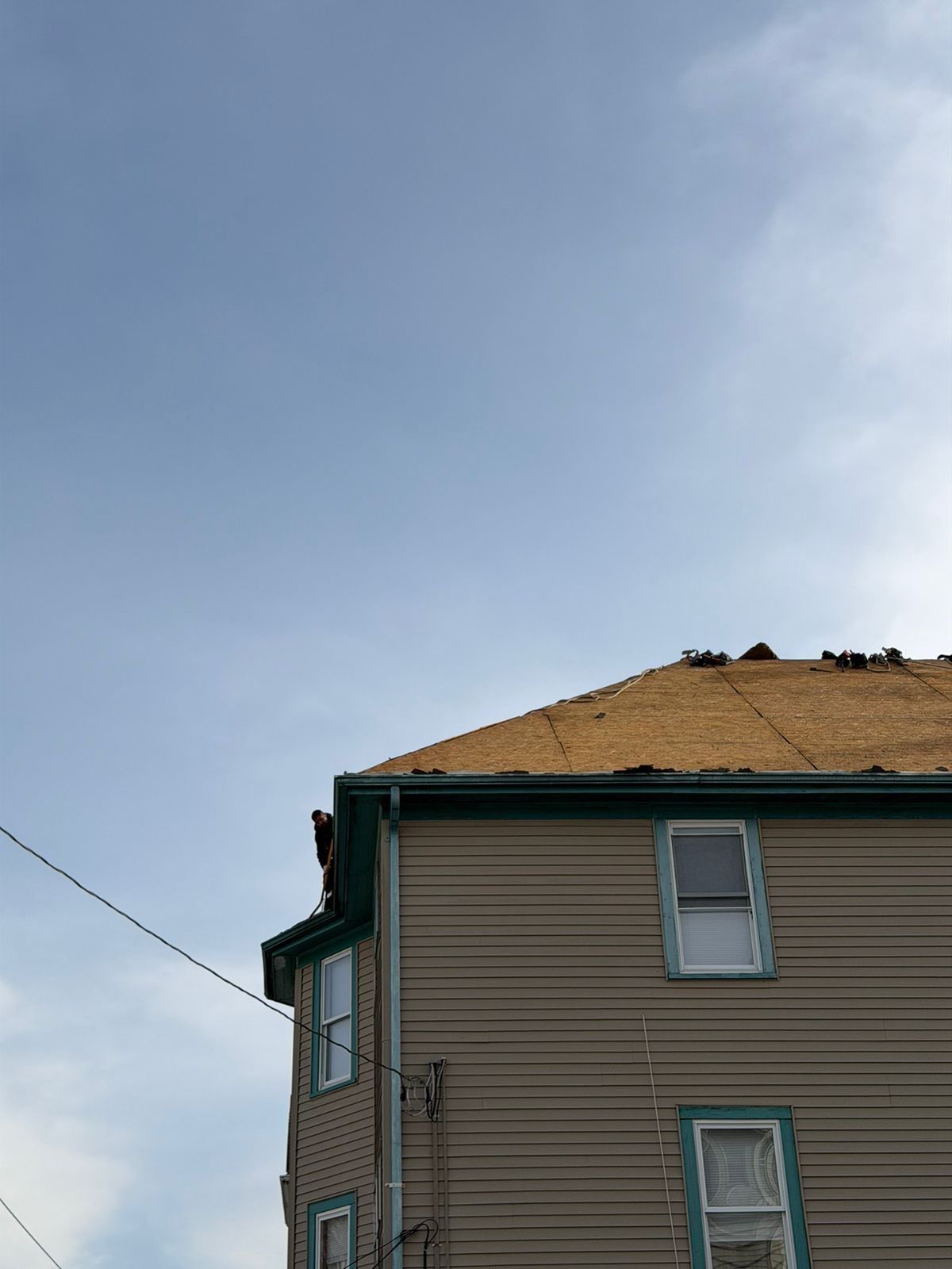 : Challenging Full Roof Replacement on Tall Home in Providence, RI – Owens Corning Duration by JOHNNYS PRO