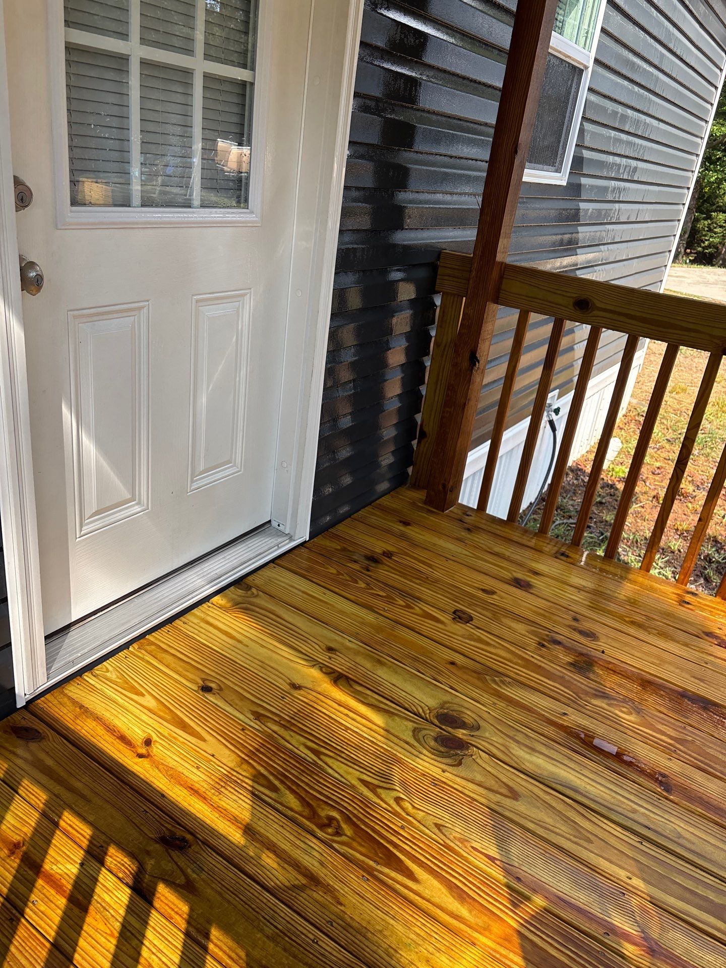 Wood Deck using Wood Sealant by DuraSeal