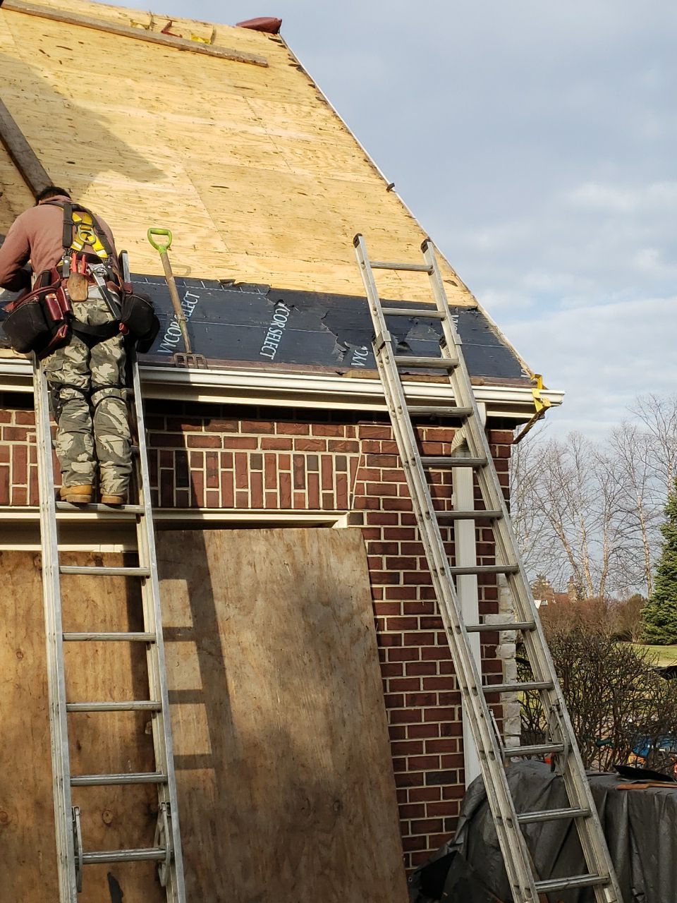 DaVinci Bellaforte Slate Installation with Copper Valleys by Custom Installations, Inc.