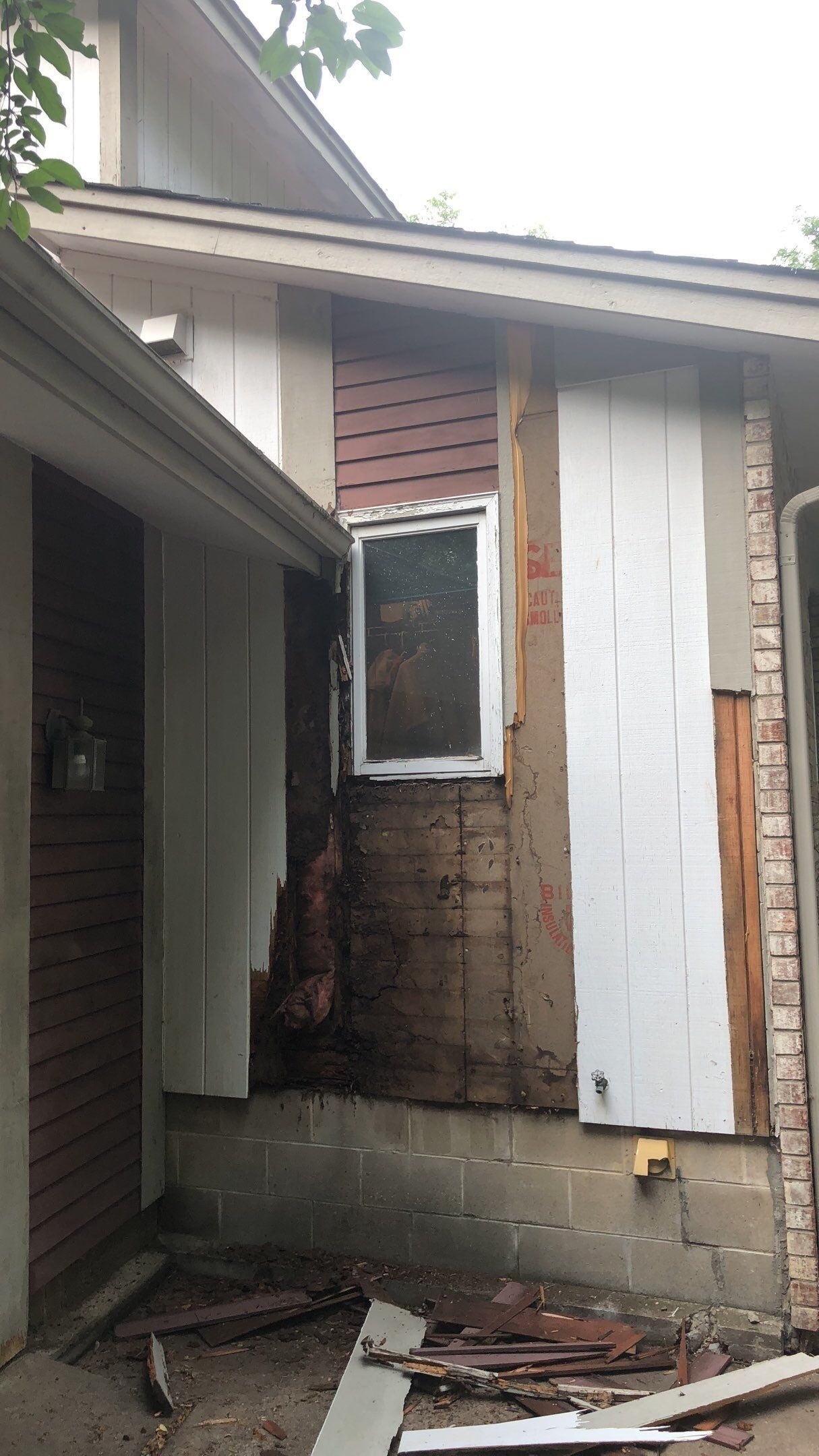 Siding Installation using LP SmartSide and Pella Vinyl Windows by MODERN EXTERIOR SYSTEMS