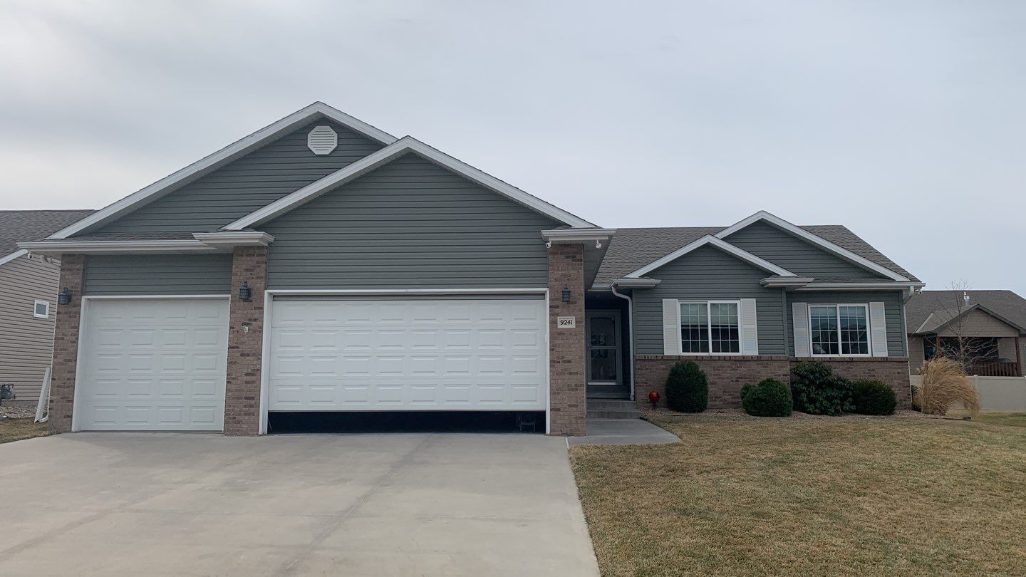 Residential Re-roof by White Castle Roofing