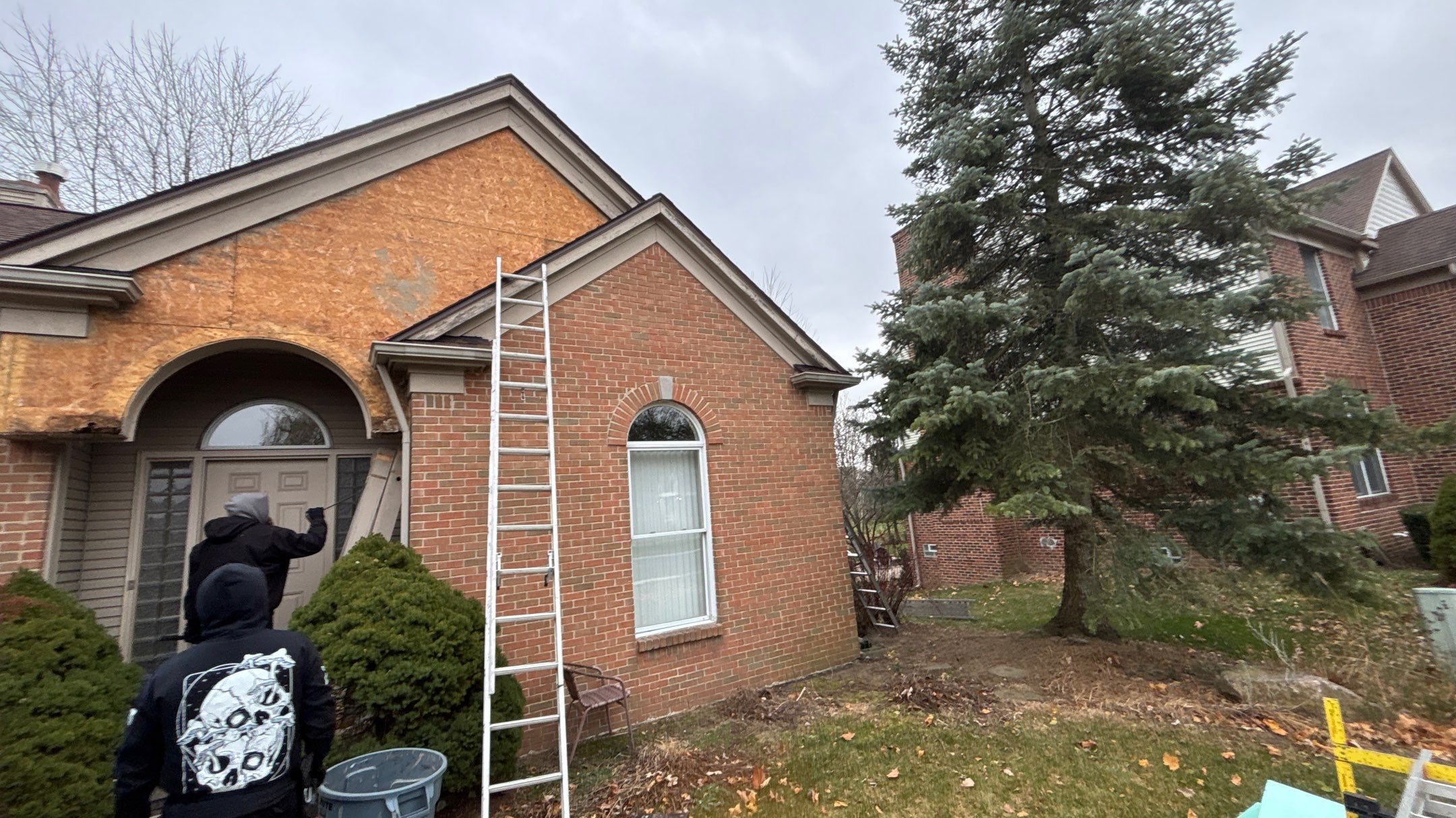 Siding Replacement using Alside Charter Oak D4.5" by 180 Contractors