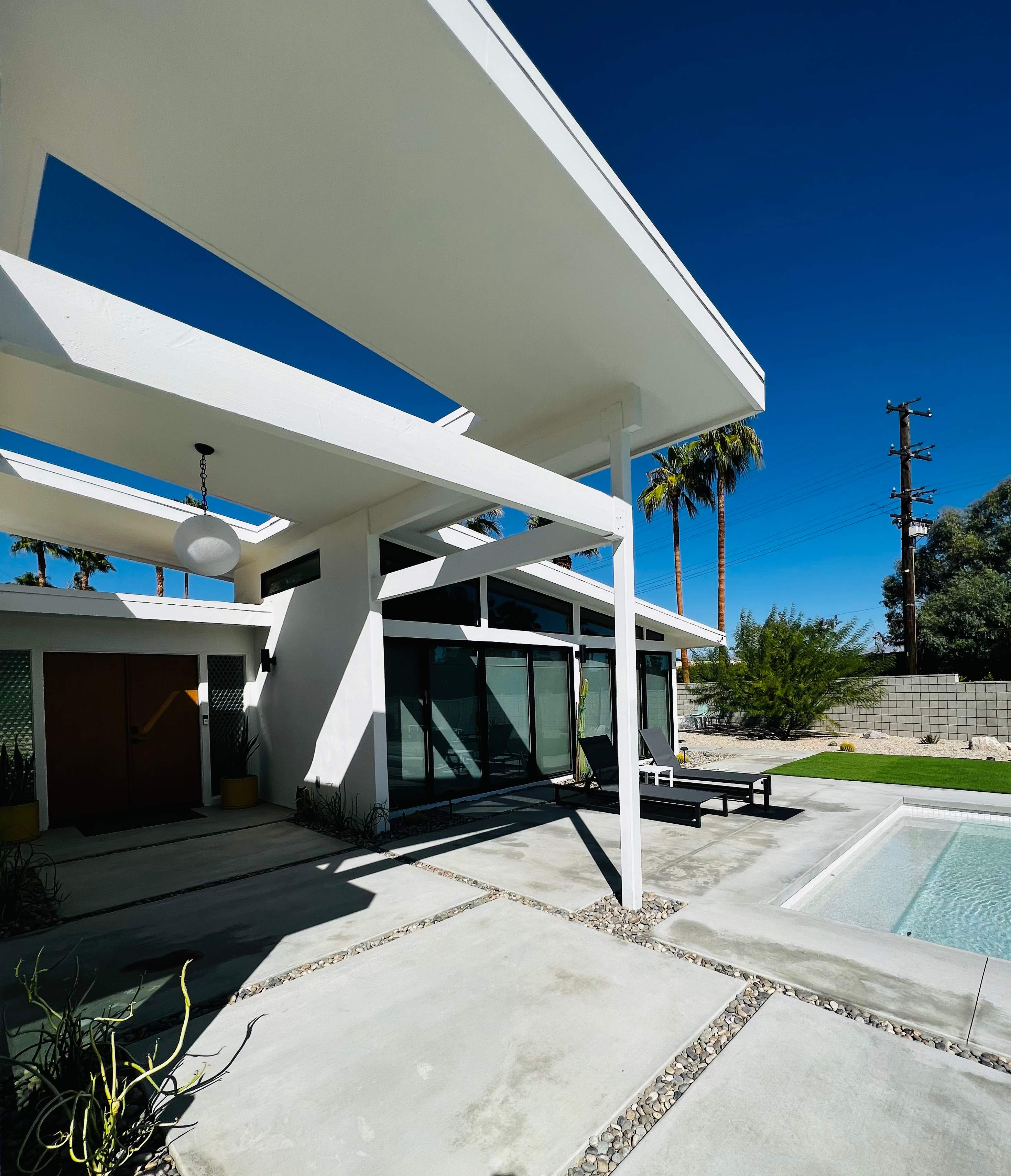Palm Springs Midcentury Modern Home by One Stop Source