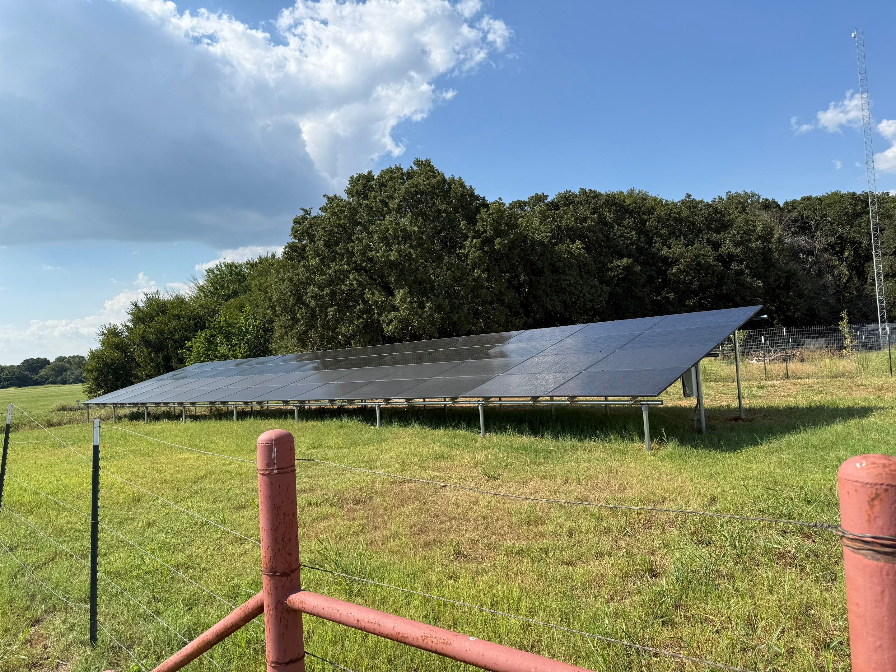 Ground Mount in Rhome. by Trojan Solar