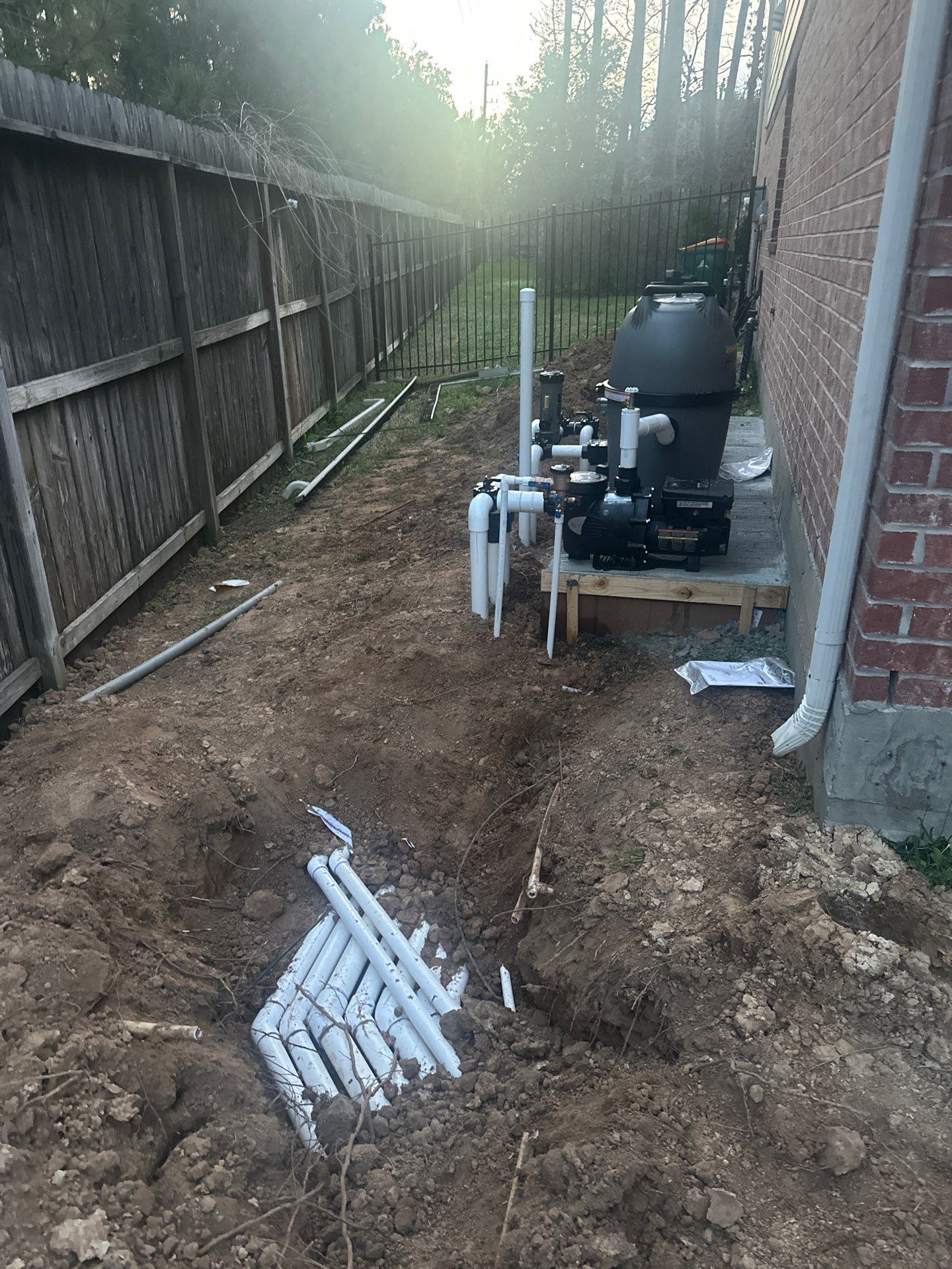 Pool, Patio Cover and Summer Kitchen in Creekside by SophAlx LLC